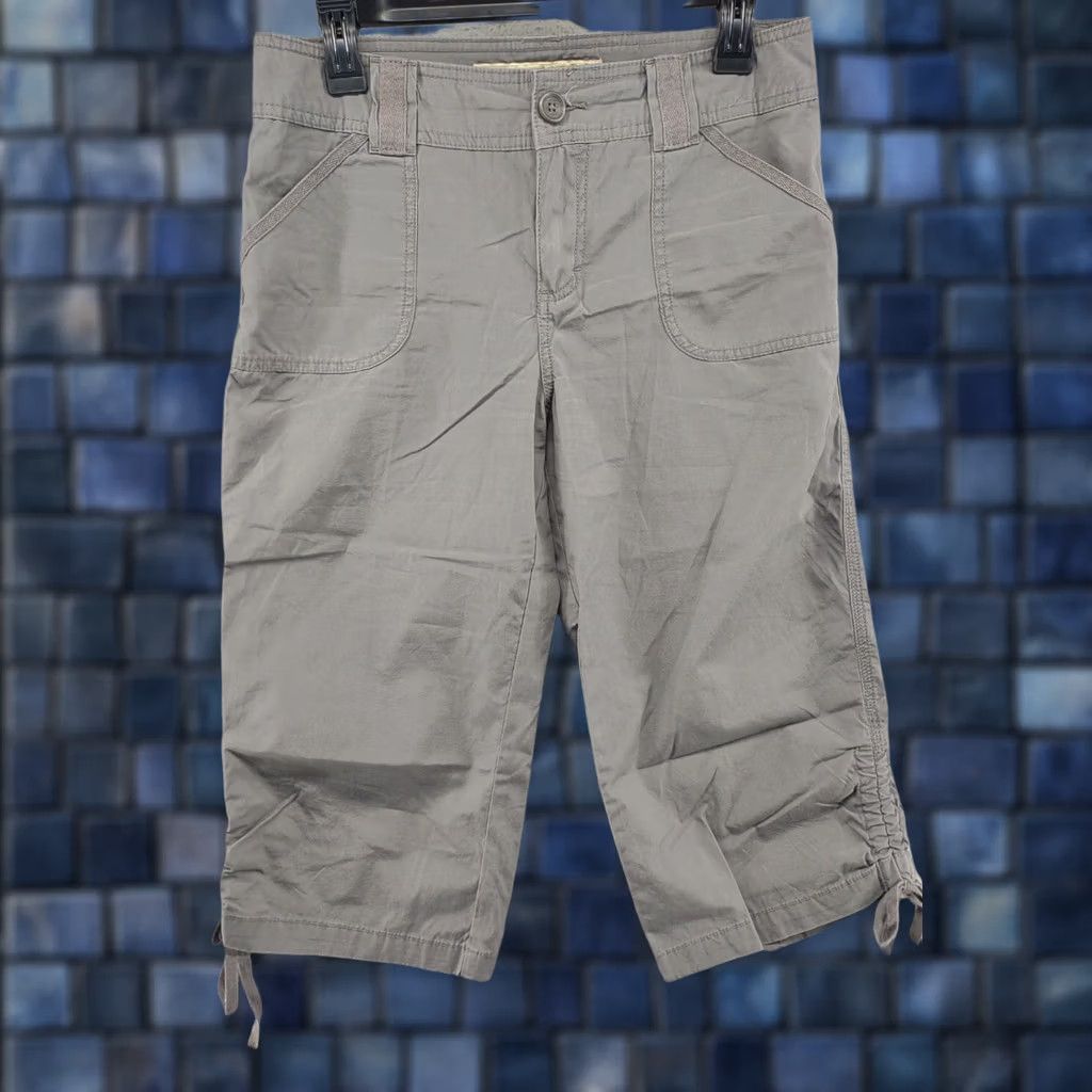 Vintage Cabela's Casuals Capri Cargo Style Pants Women Size 4 Gray Cotton Capris Outdoor Outdoor Clothing Womens Capris Size 27" / US 4 / IT 40 - 1 Thumbnail