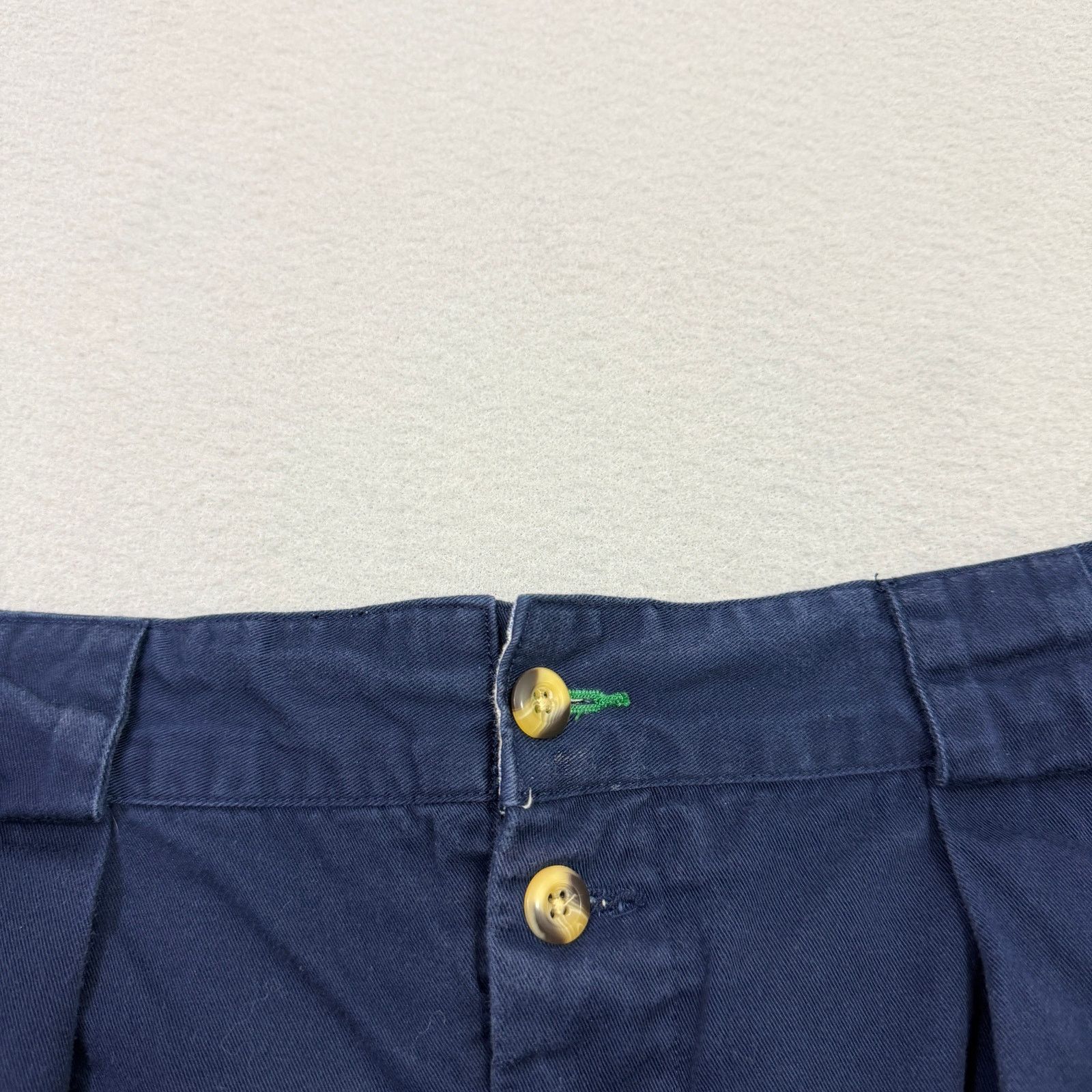 Tommy Hilfiger Vintage Tommy Hilfiger Pleated Chino Shorts 38 Blue 7 Inseam Size US 38 / EU 54 - 3 Thumbnail
