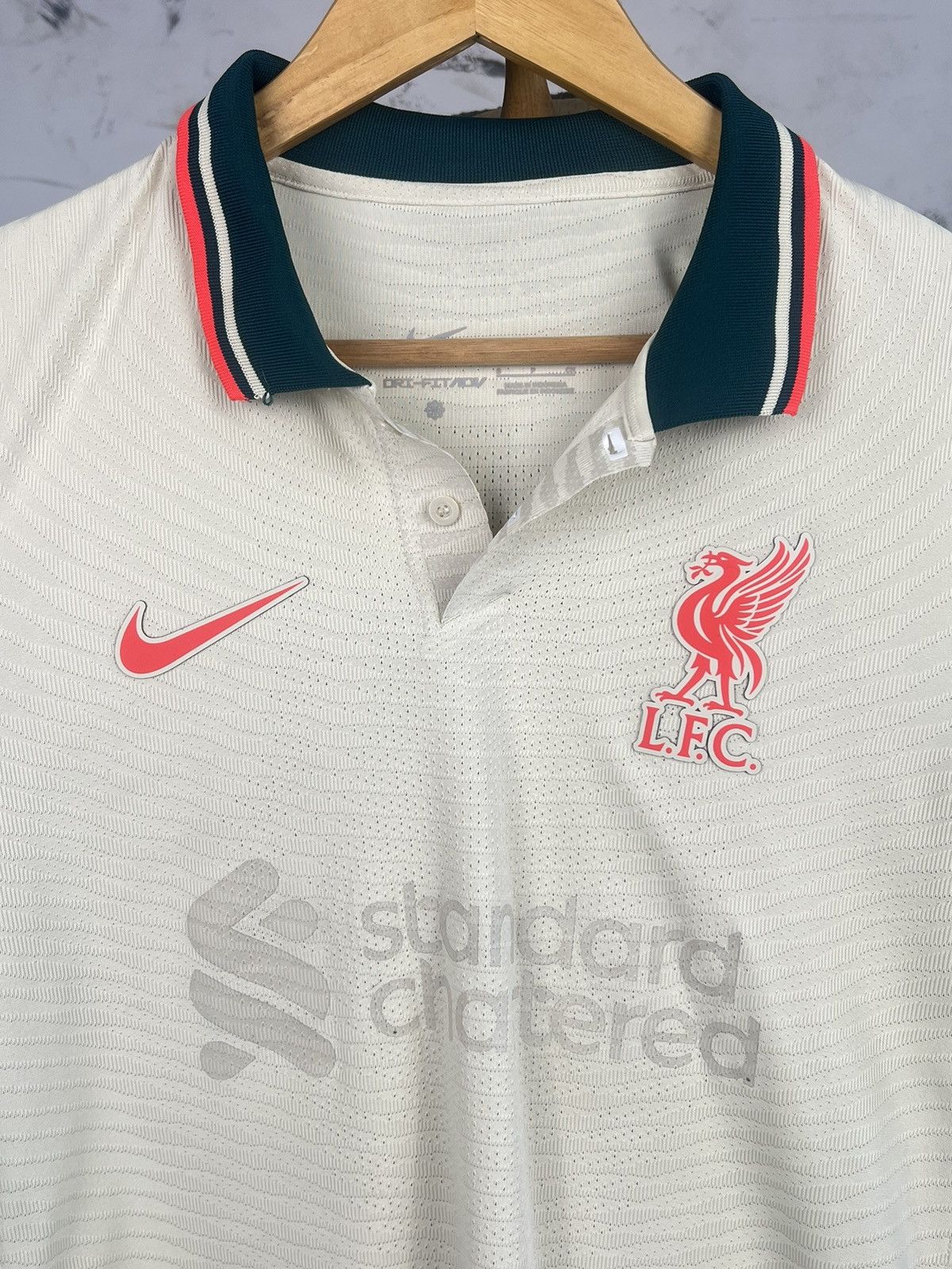 Nike Nike Liverpool Avay Jersey 2020 - 2021 Shirt Size S Size US S / EU 44-46 / 1 - 3 Thumbnail
