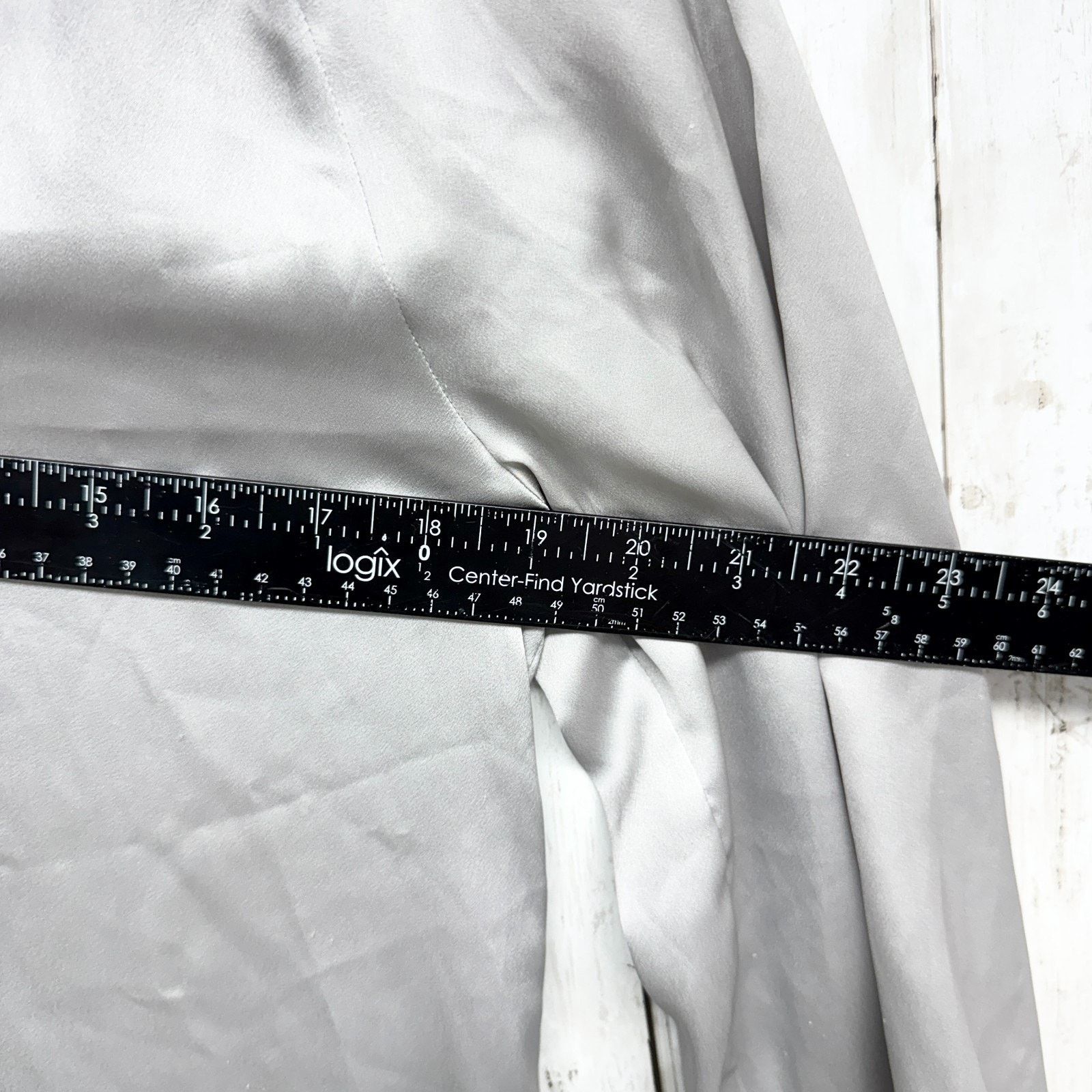 Zara Zara Basic XS Satin Button Front Long Sleeve Blouse Silver Size XS / US 0-2 / IT 36-38 - 4 Thumbnail