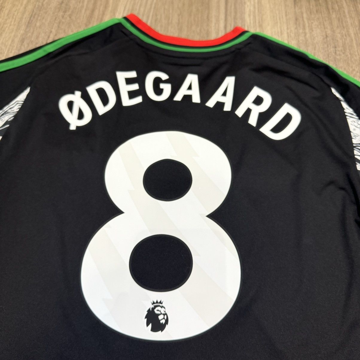 Adidas Arsenal 24/25 away shirt #8 Odegaard (bnwt) Size US L / EU 52-54 / 3 - 4 Thumbnail