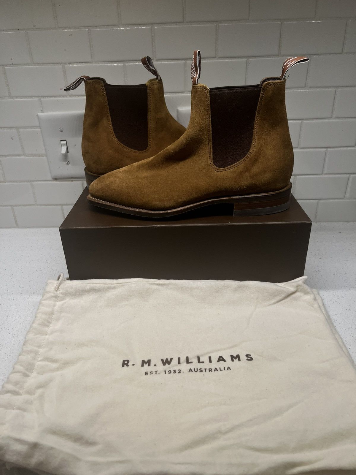 Rm williams tobacco hot sale