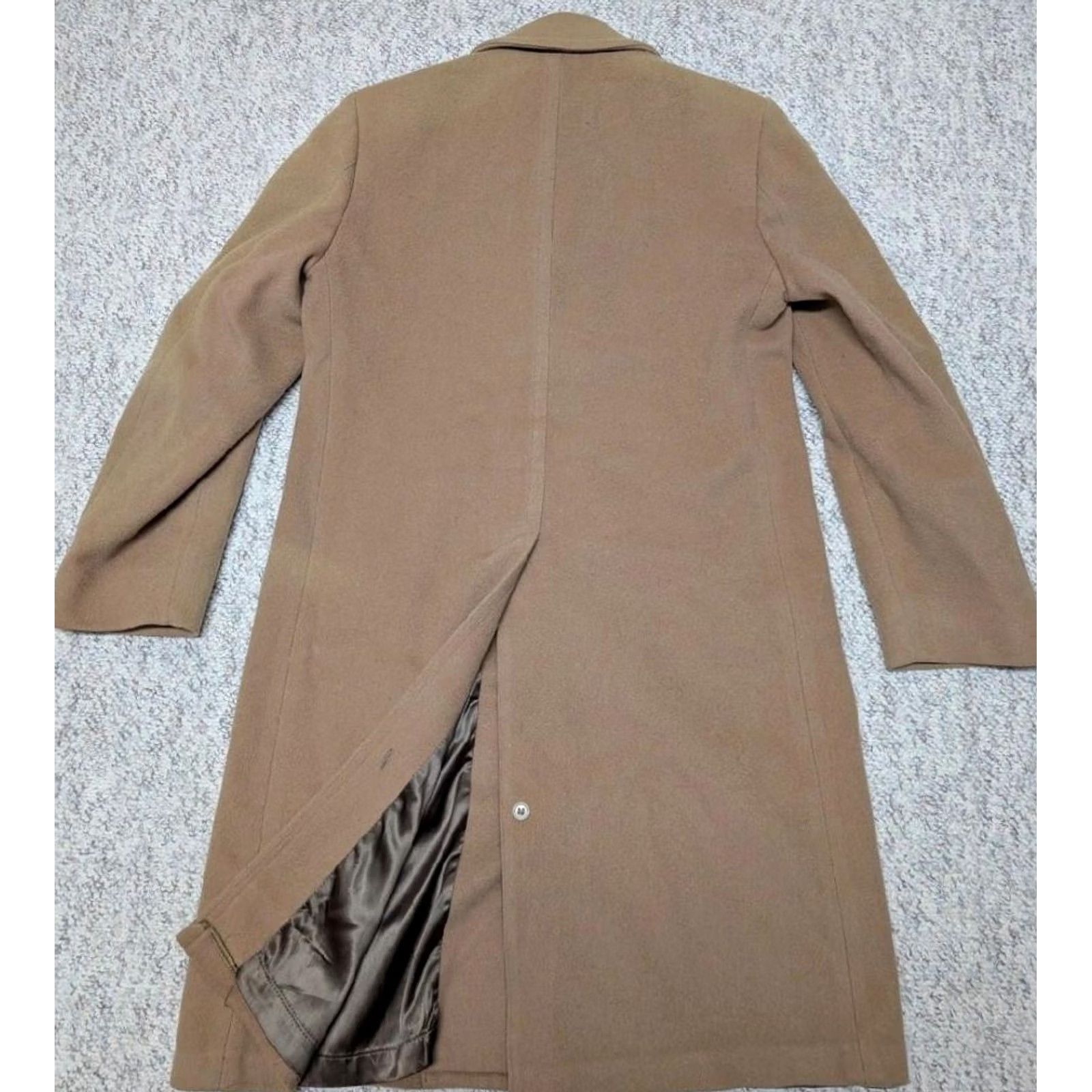 London Fog VINTAGE London Fog Overcoat Wool Camel 36R Mens XS Coat Wool 100% Pattern Solid Button Classic 1980s Size US XS / EU 42 / 0 - 2 Thumbnail