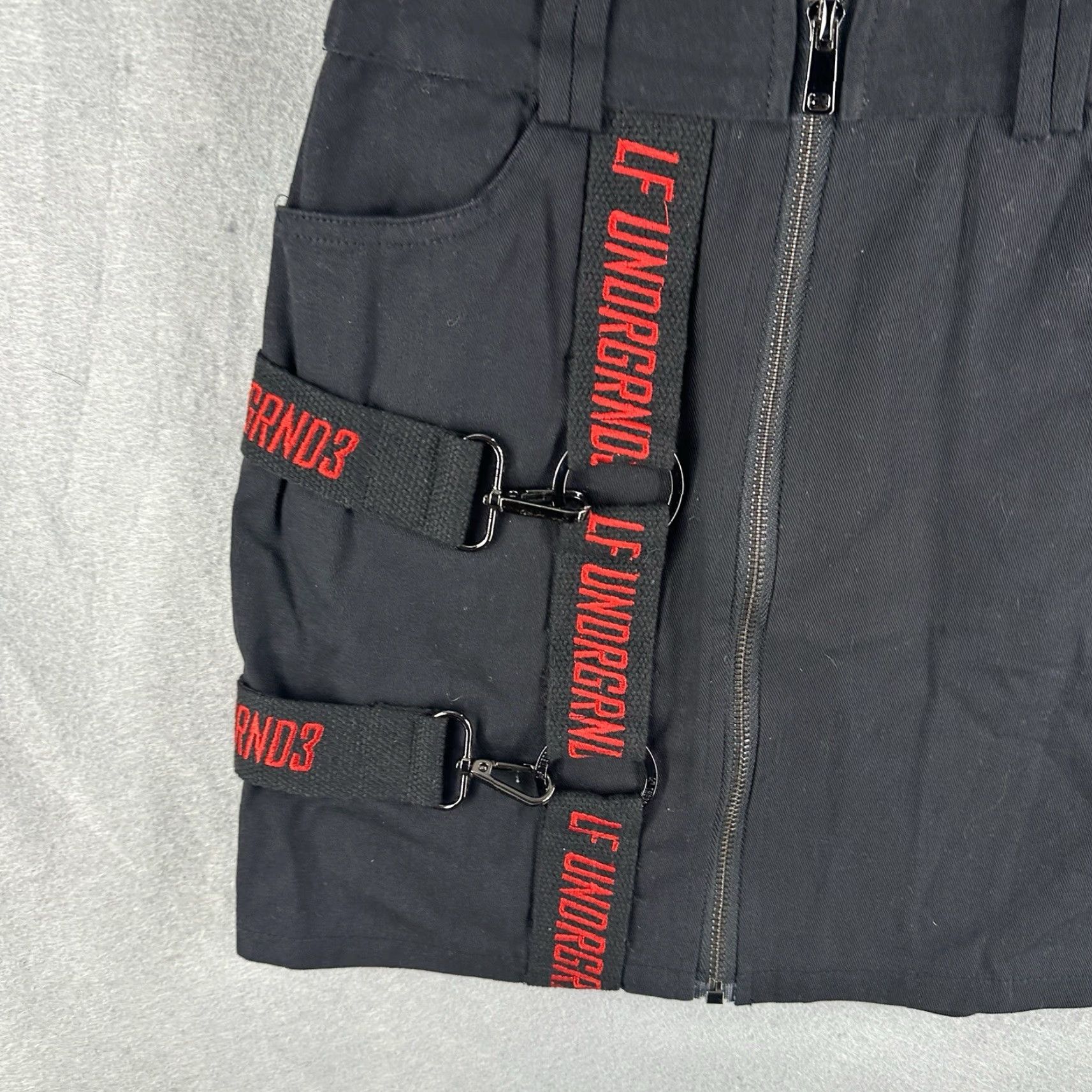 Vintage LF The Brand UndergrounD Skirt Adult Size 4 Black Mini Grunge Dark Academia Y2K Womens Size 27" / US 4 / IT 40 - 5 Thumbnail