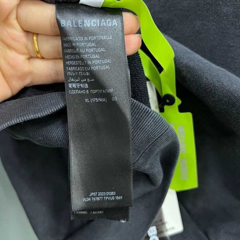 Balenciaga Balenciaga Black logo hoodie with graffiti on the back Size US XL / EU 56 / 4 - 5 Thumbnail