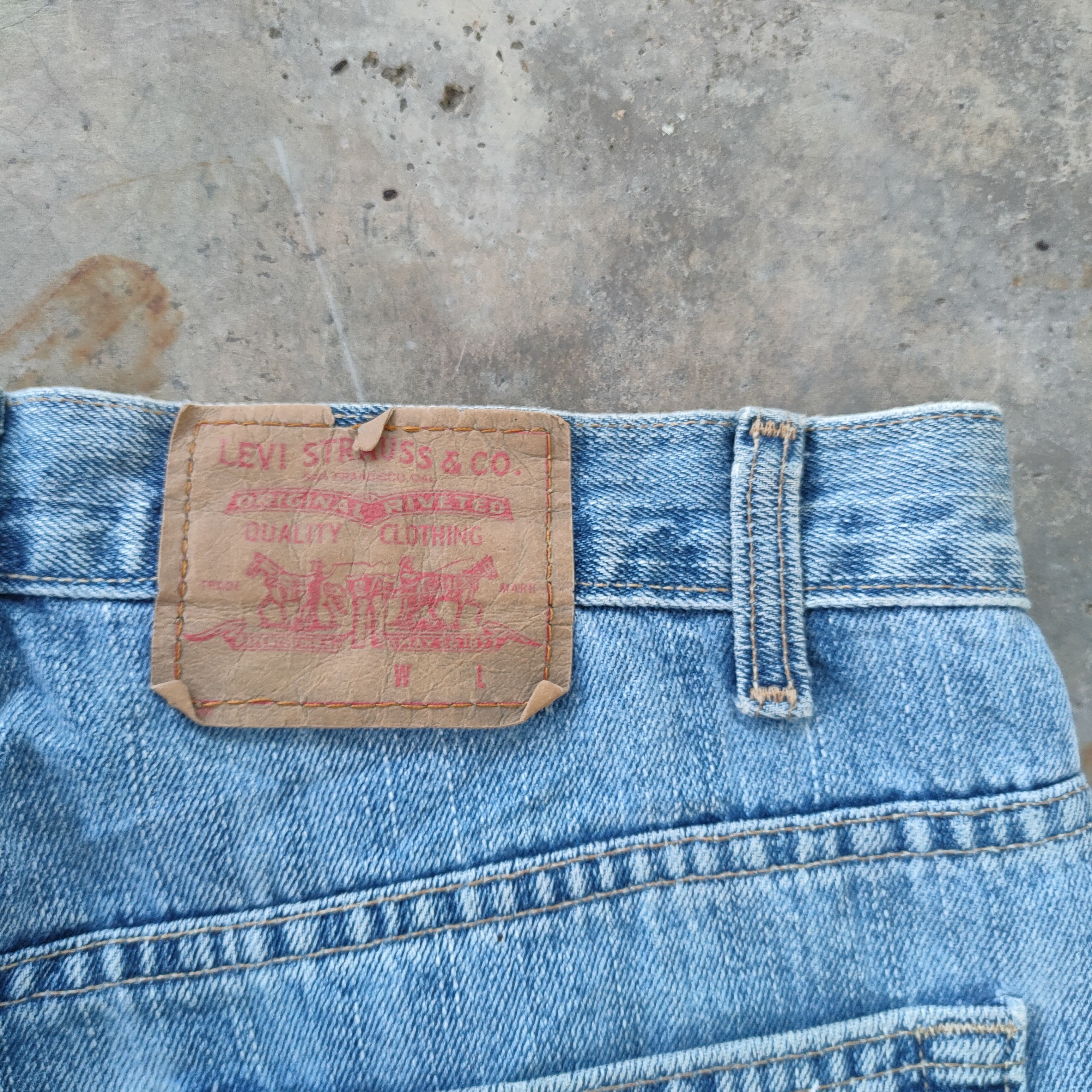 Levi's # LEVI'S 528 VINTAGE DISTRESSED FADED JEANS PANTS Size US 34 / EU 50 - 12 Thumbnail