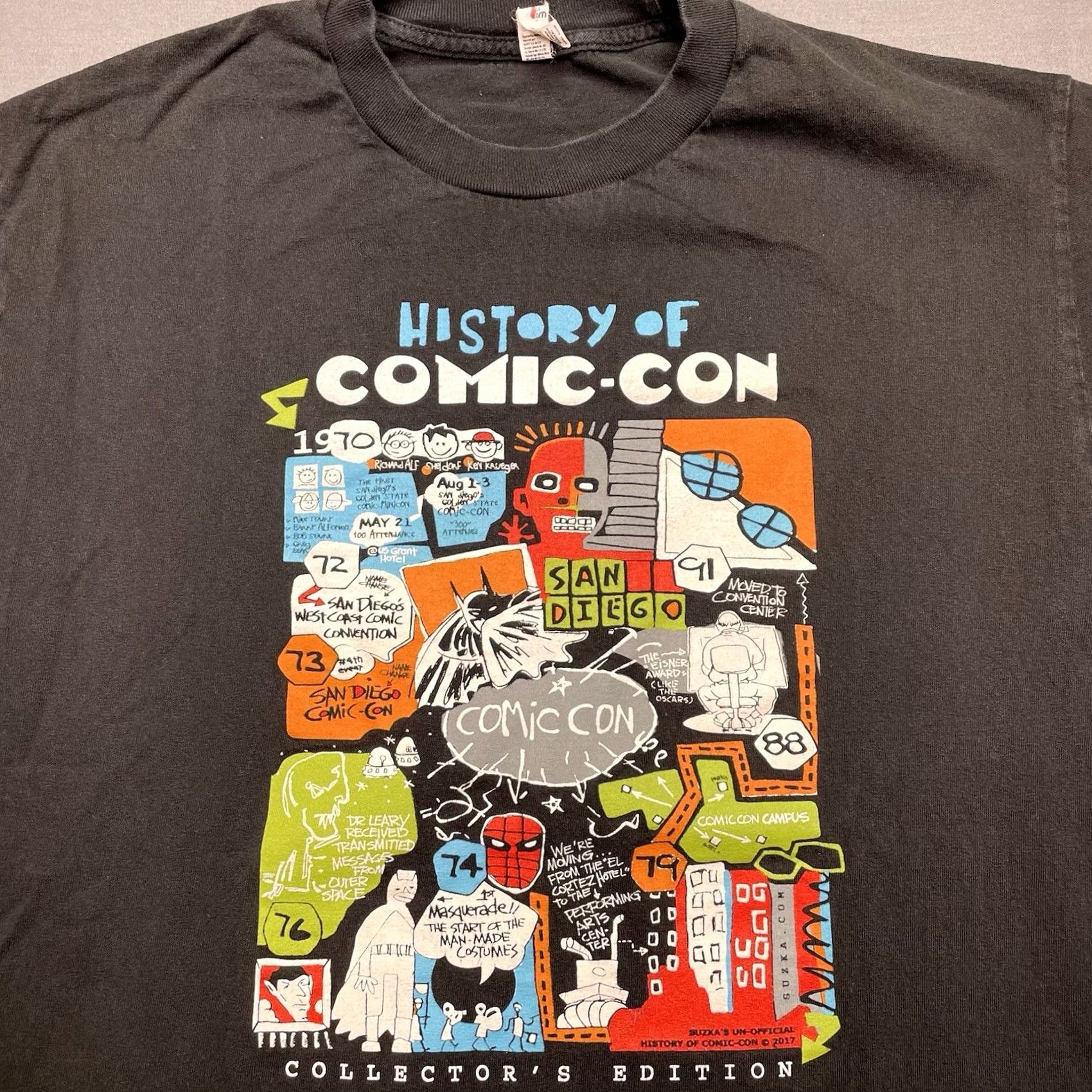 Vintage SAN DIEGO COMIC CON 2017 TSHIRT Large HISTORY OF DEADPOOL BATMAN MASQUERADE Size US L / EU 52-54 / 3 - 2 Thumbnail