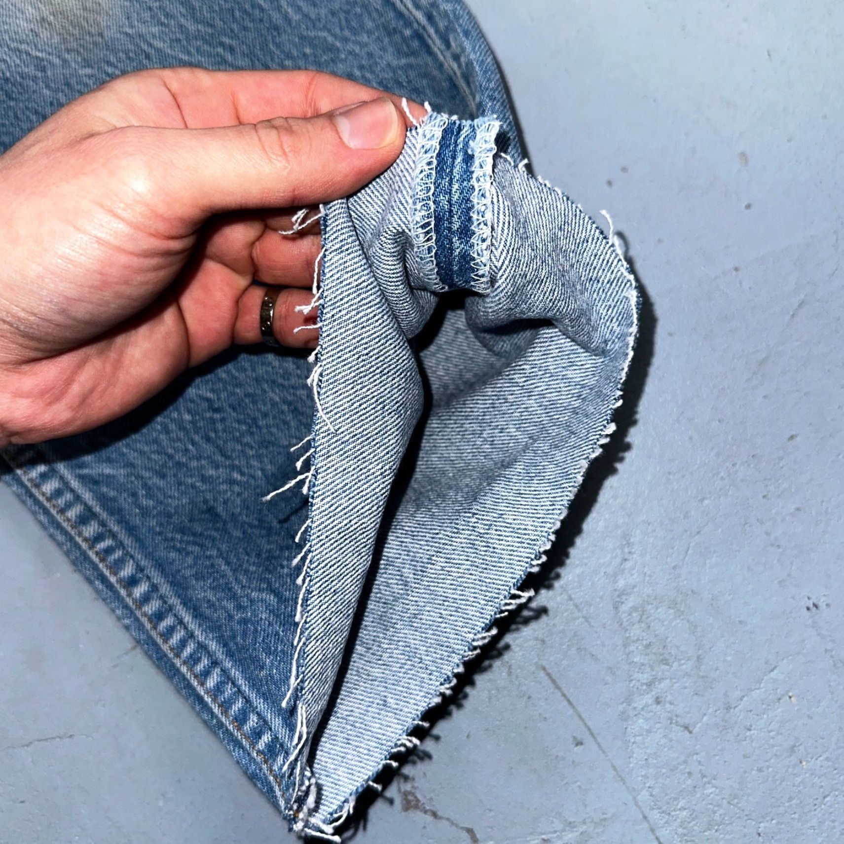 Levi's VINTAGE Levi's 501 Jeans Men's Straight Leg 35 Light Wash 90s USA Cotton Denim Classic Size US 35 - 4 Thumbnail