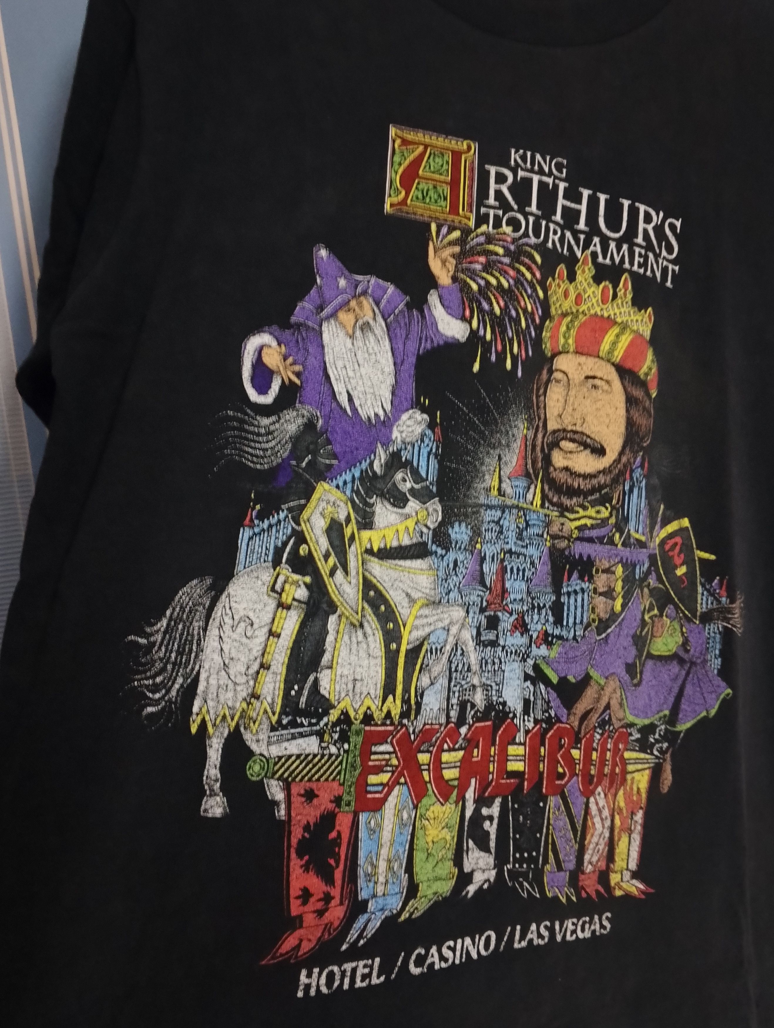 Fruit Of The Loom Vintage faded Excalibur King Arthur Tournament 90s Size US XL / EU 56 / 4 - 2 Thumbnail