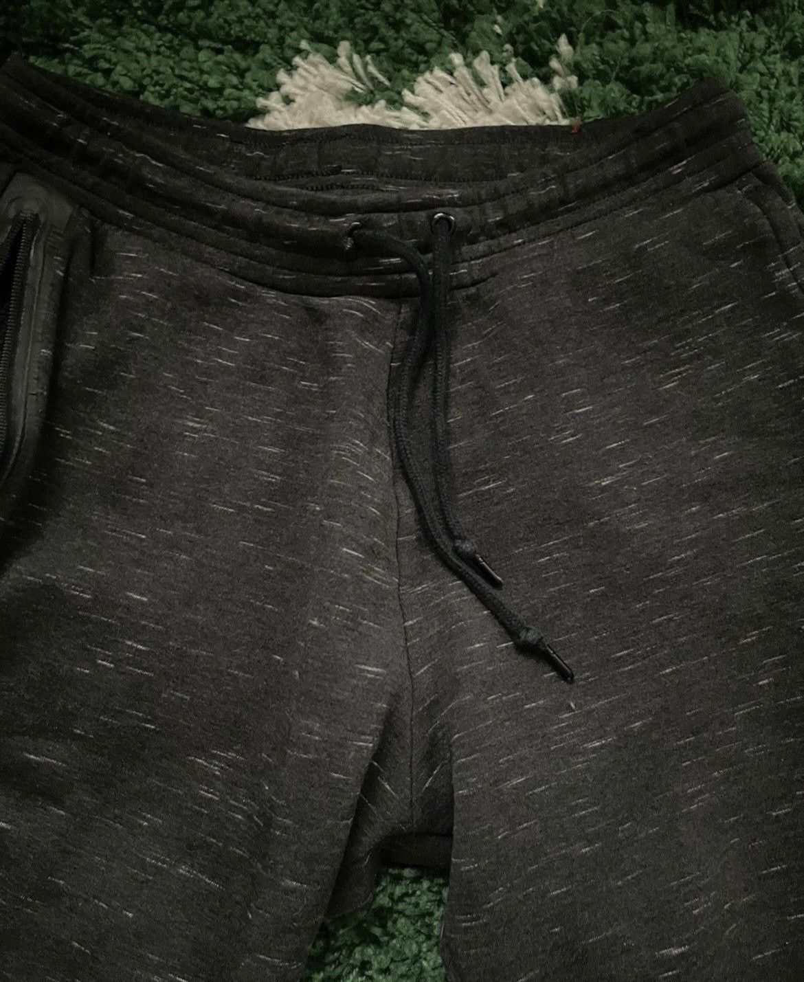 Nike Nike Tech Black Joggers/Sweatpants Size US 32 / EU 48 - 2 Thumbnail