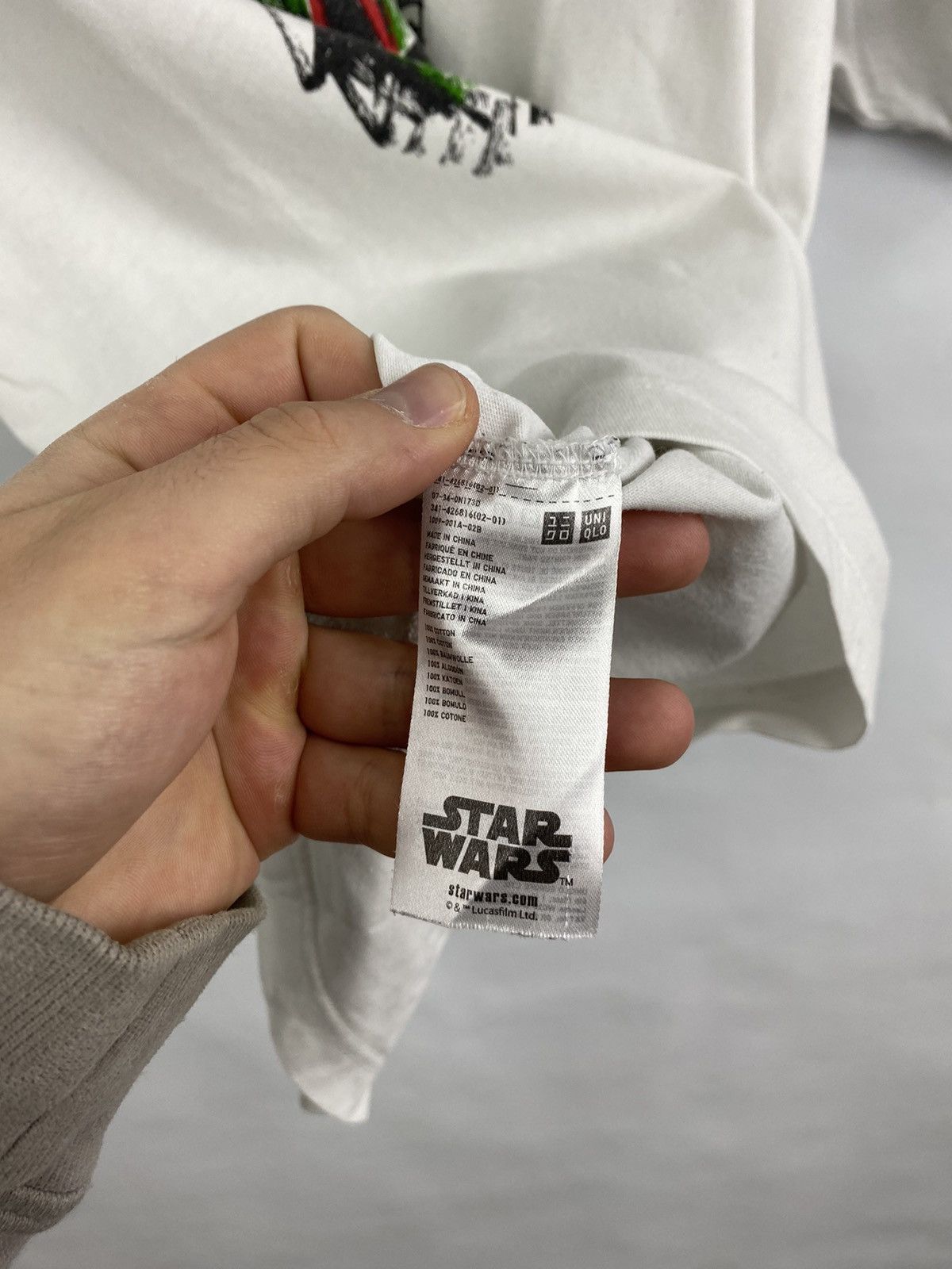 Uniqlo 🇺🇸 Y2K Uniqlo Star Wars T-Shirt Skywalker Vader Yoda R2-D2 Size US S / EU 44-46 / 1 - 6 Thumbnail