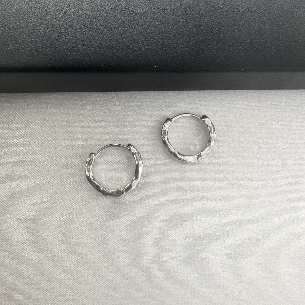 Other Green Ripple Small Hoop Earrings for Men Women Unisex Style Size ONE SIZE - 4 Thumbnail