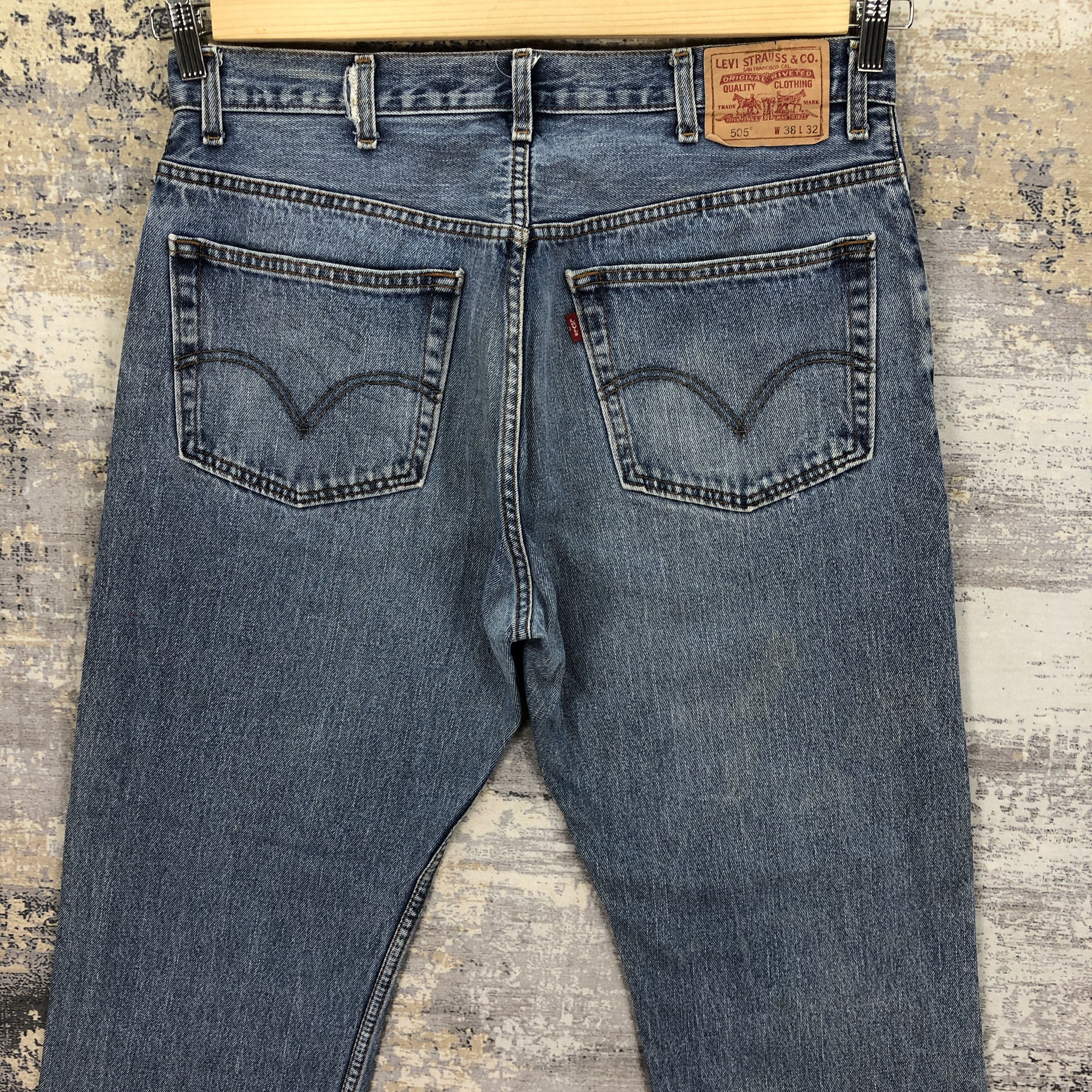 Levi's Vintage Levis 505 Jeans Distressed Levi's Light Wash Denim Size US 36 / EU 52 - 4 Thumbnail