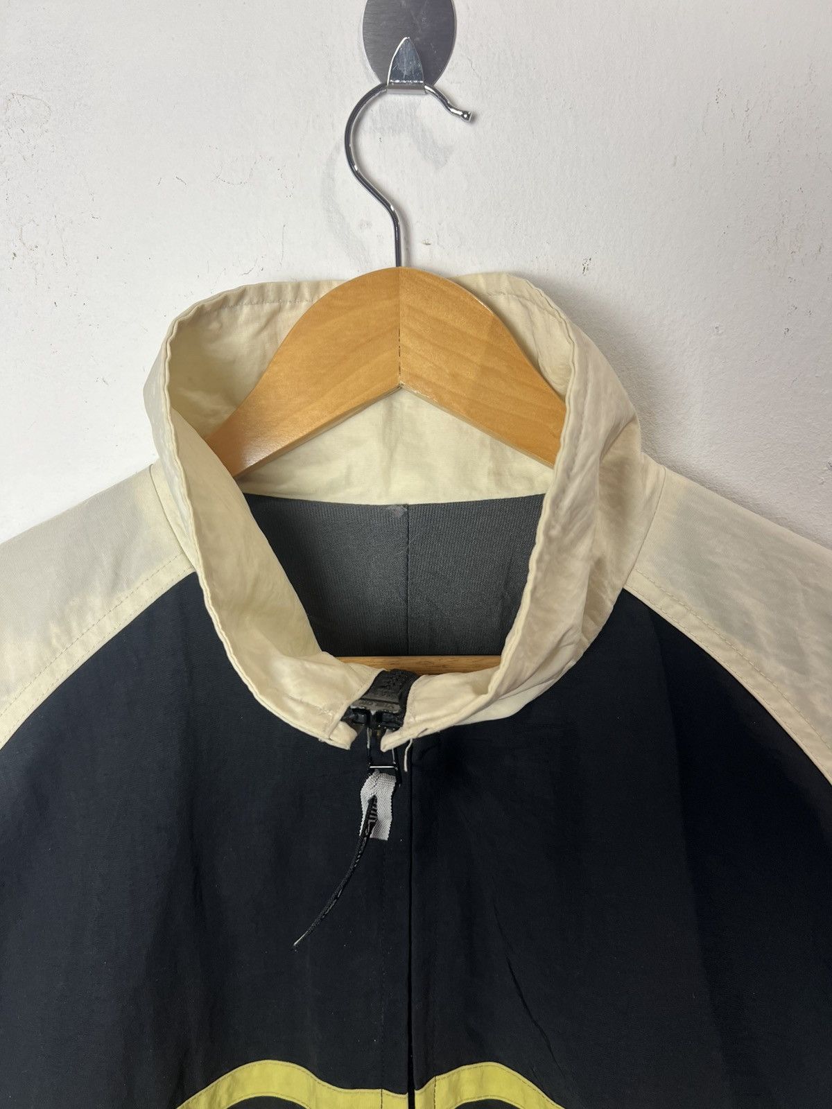 Quiksilver Vintage Quiksilver Chest Stripes Windbreaker Size US L / EU 52-54 / 3 - 5 Thumbnail