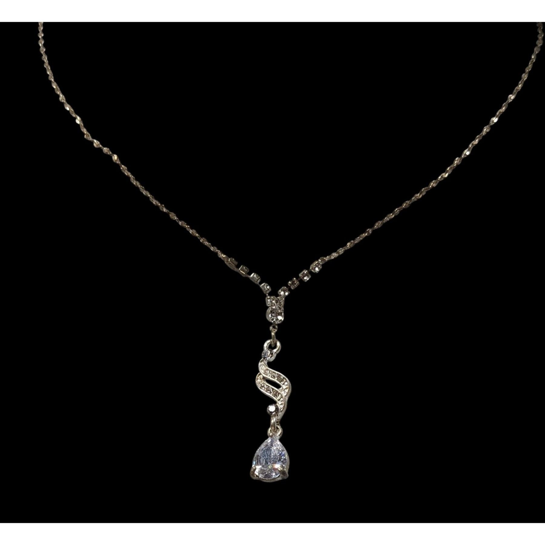 Other Vintage Bridal Princess Gemmed Silver Tone Drop Necklace Size ONE SIZE - 4 Thumbnail