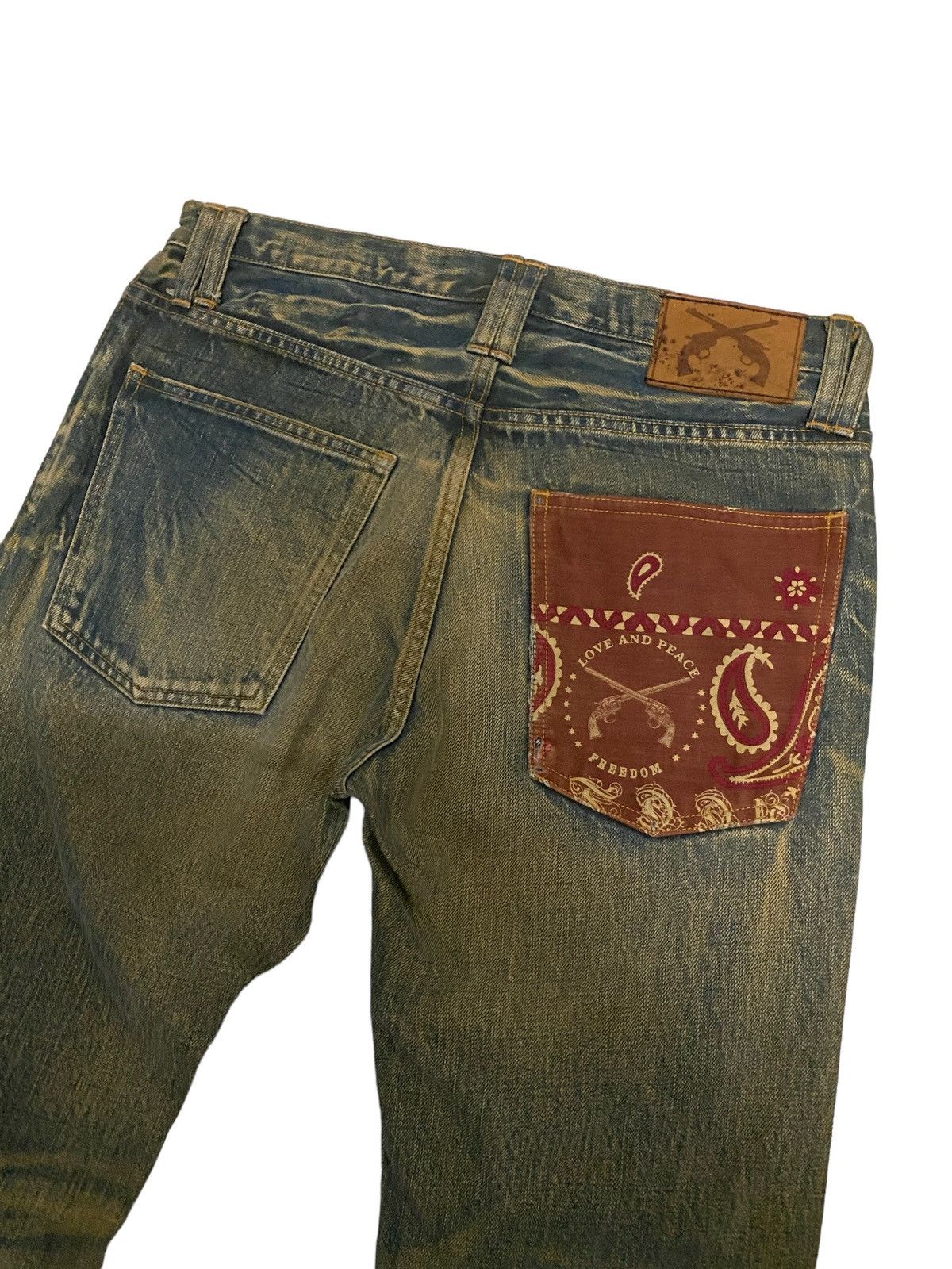image of Distressed Denim x Roar Offervintage Roar Love And Peace Distress Denim Jeans in Blue (Size 31)