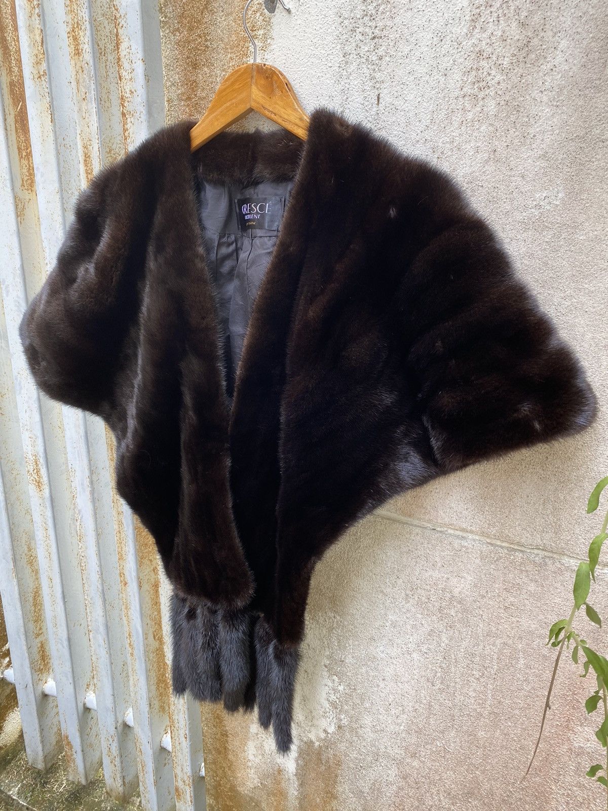 Japanese Brand × Sagafurs 💥best offer💥CRESCE EXCELLENT MOONRAI FUR V VEST NICE DESIGN Size ONE SIZE - 7 Thumbnail