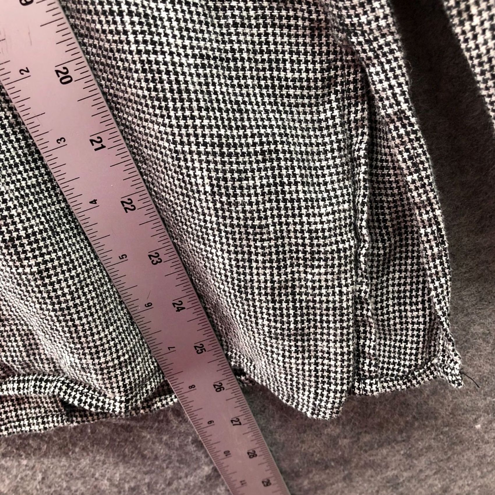 Orvis Orvis 100% Linen Long Sleeve Shirt Womens S Houndstooth Gray V-Neck Plaid Button Front Blouse Shirt Womens S Gray Linen V-Neck Houndstooth Size S / US 4 / IT 40 - 7 Thumbnail