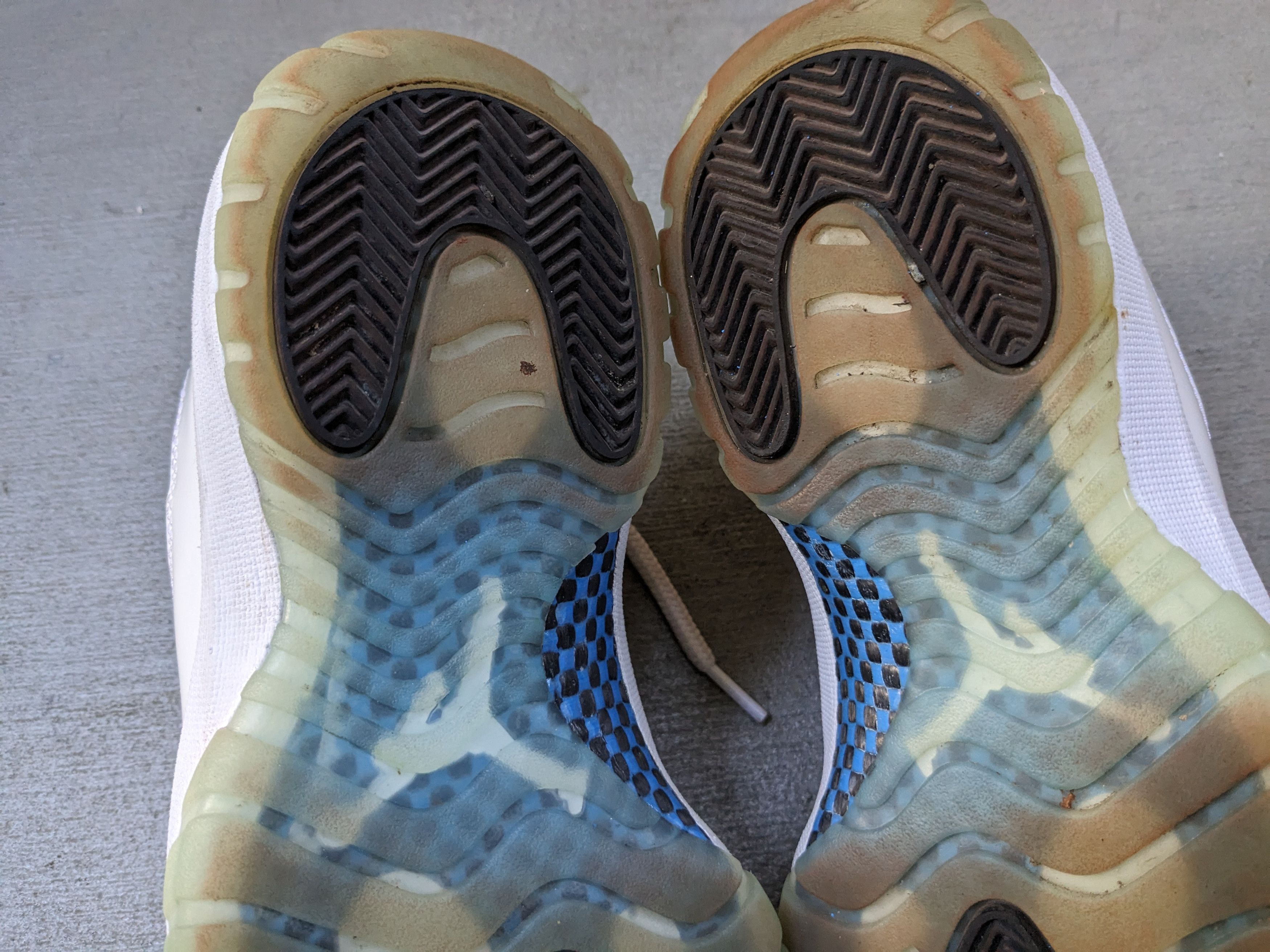 Jordan Brand × Nike Nike Air Jordan 11 Retro Legend Blue Low White AV2187-117 Size US 9.5 / EU 42-43 - 17 Thumbnail