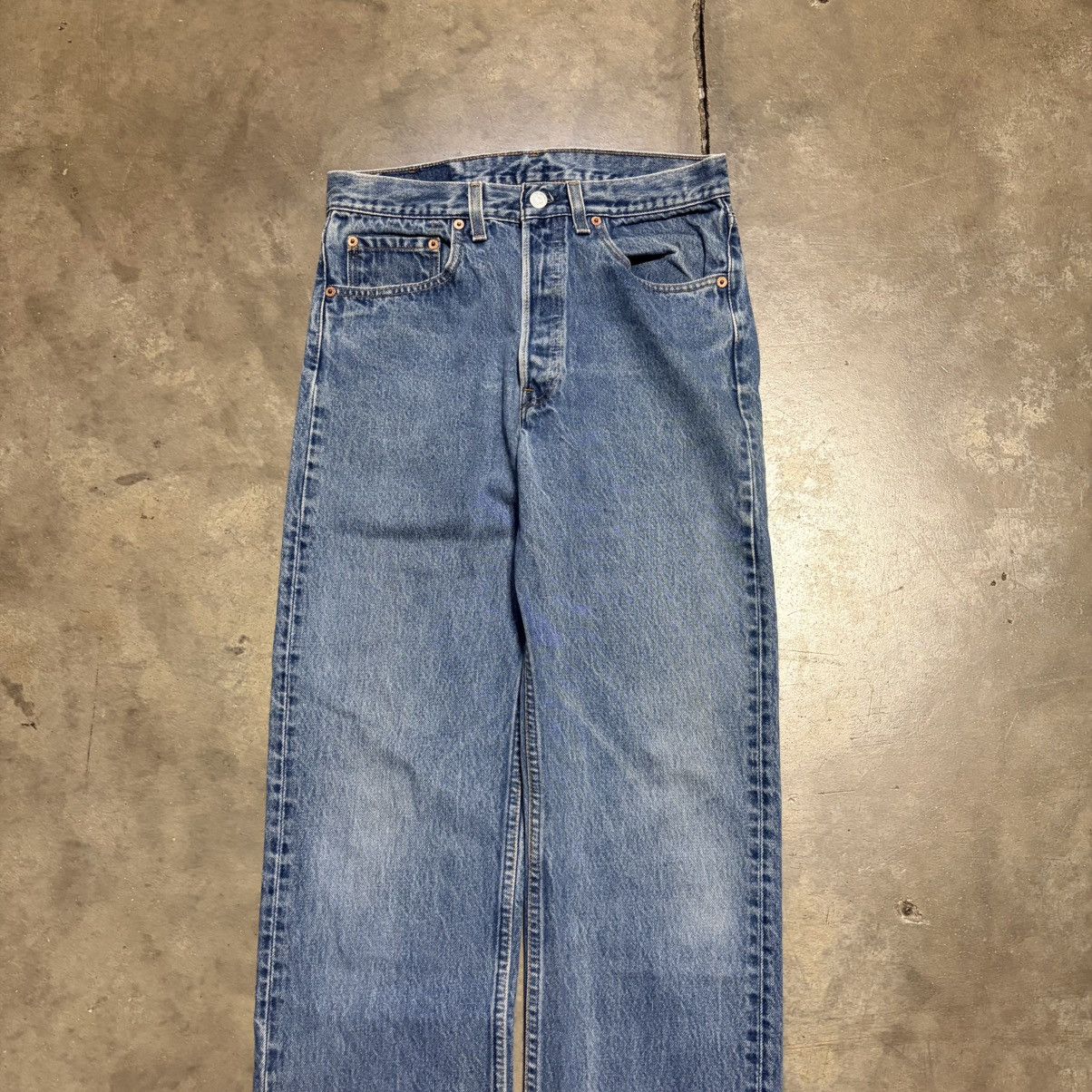 Levi's Vintage Levis 501 Jeans Button Fly Fade Washed Denim 90s USA Size US 31 - 6 Thumbnail