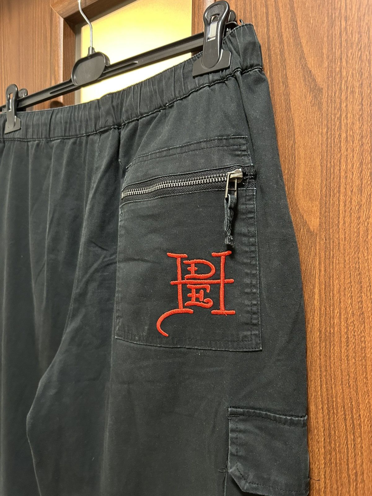Ed Hardy vintage 2000’s Ed Hardy Roar Tiger Cargo Pants retro Y2K Size US 34 / EU 50 - 6 Thumbnail