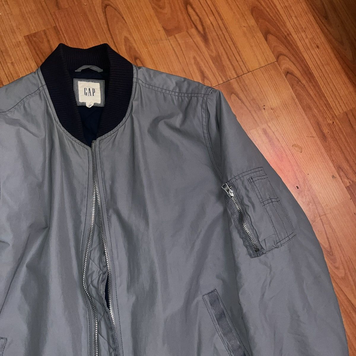 Vintage Vintage GAP Bomber Jacket Size L Y2K 00’s Size US L / EU 52-54 / 3 - 4 Thumbnail