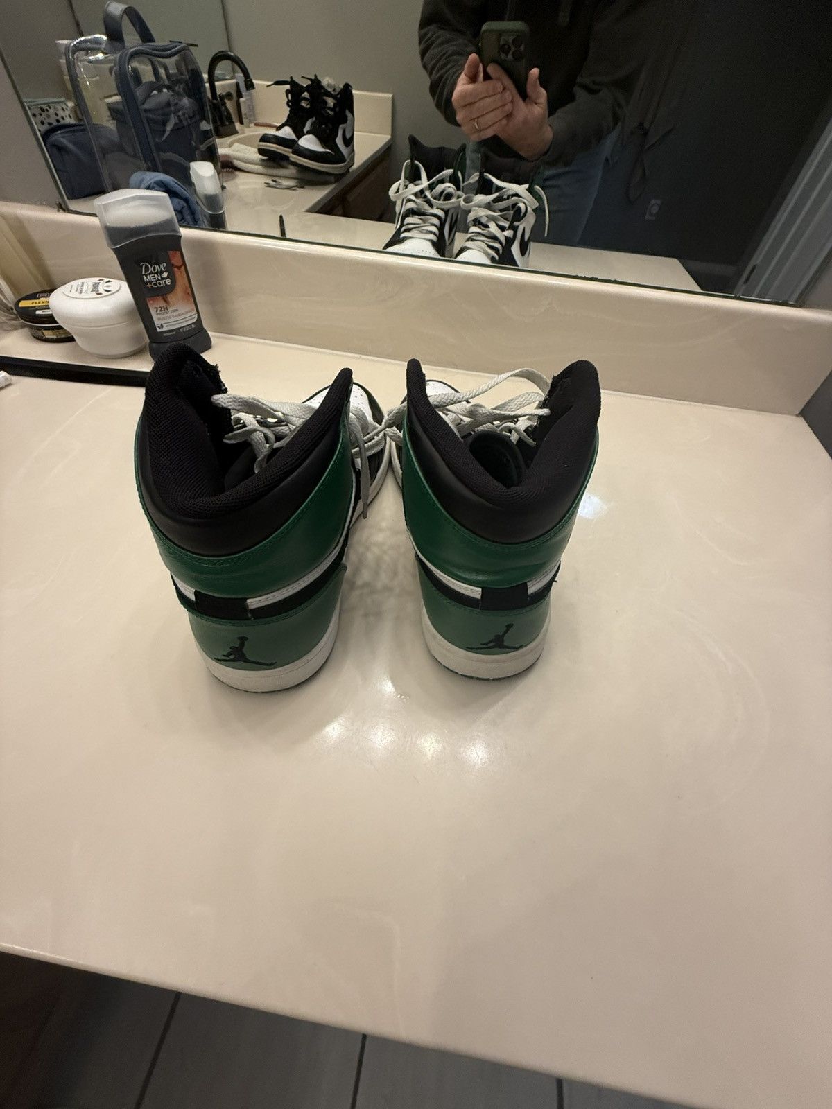 Nike Air Jordan Retro 1 Defining Moments (DMP) Celtics Size US 9.5 / EU 42-43 - 4 Thumbnail