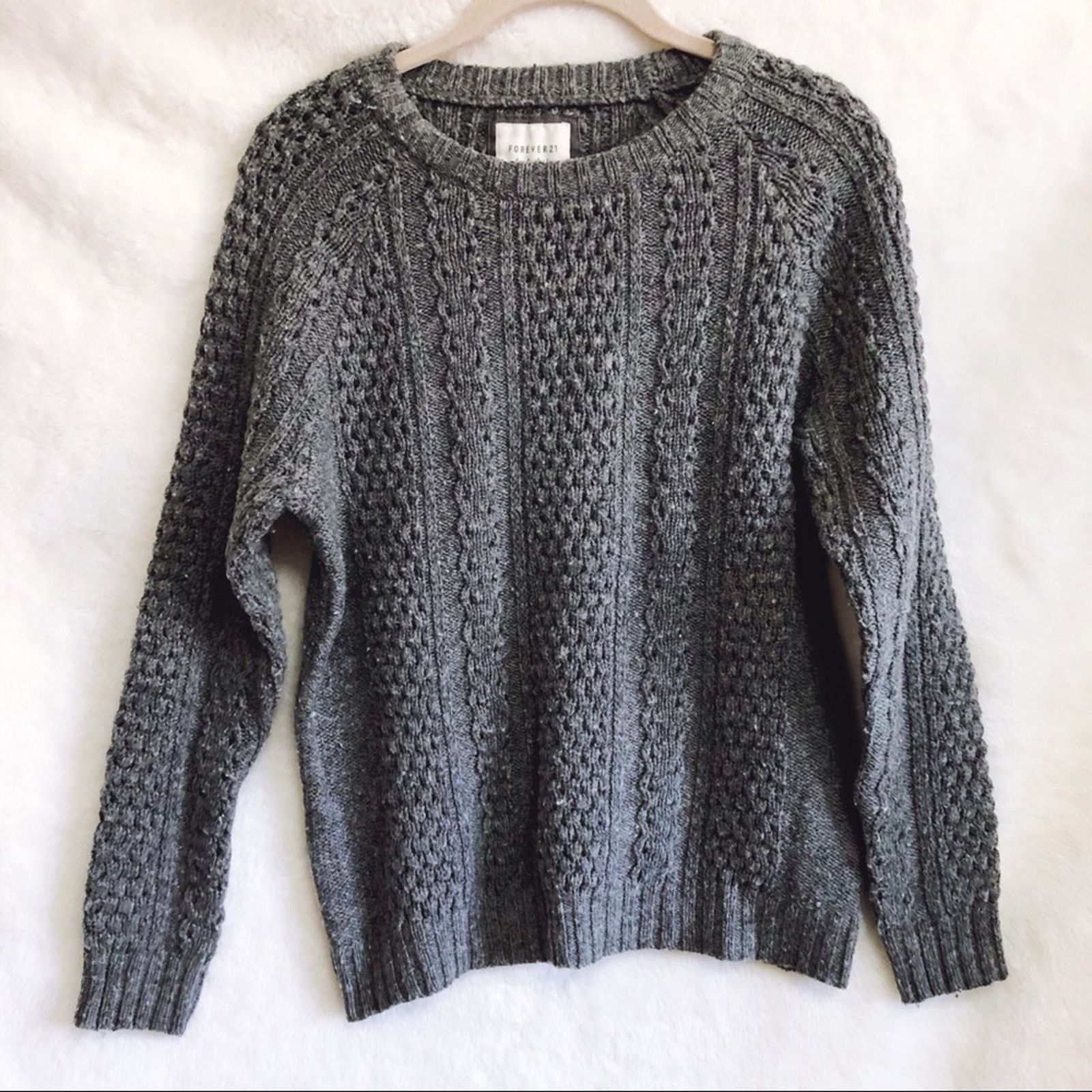 Forever 21 Forever 21 Gray Knit Long Sleeve Sweater Size S / US 4 / IT 40 - 1 Thumbnail