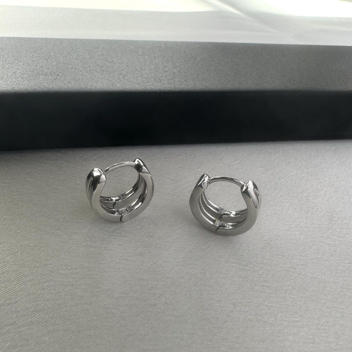 Other Small Hoop Earrings for Men Women Hip Hop Unisex Style Size ONE SIZE - 2 Thumbnail