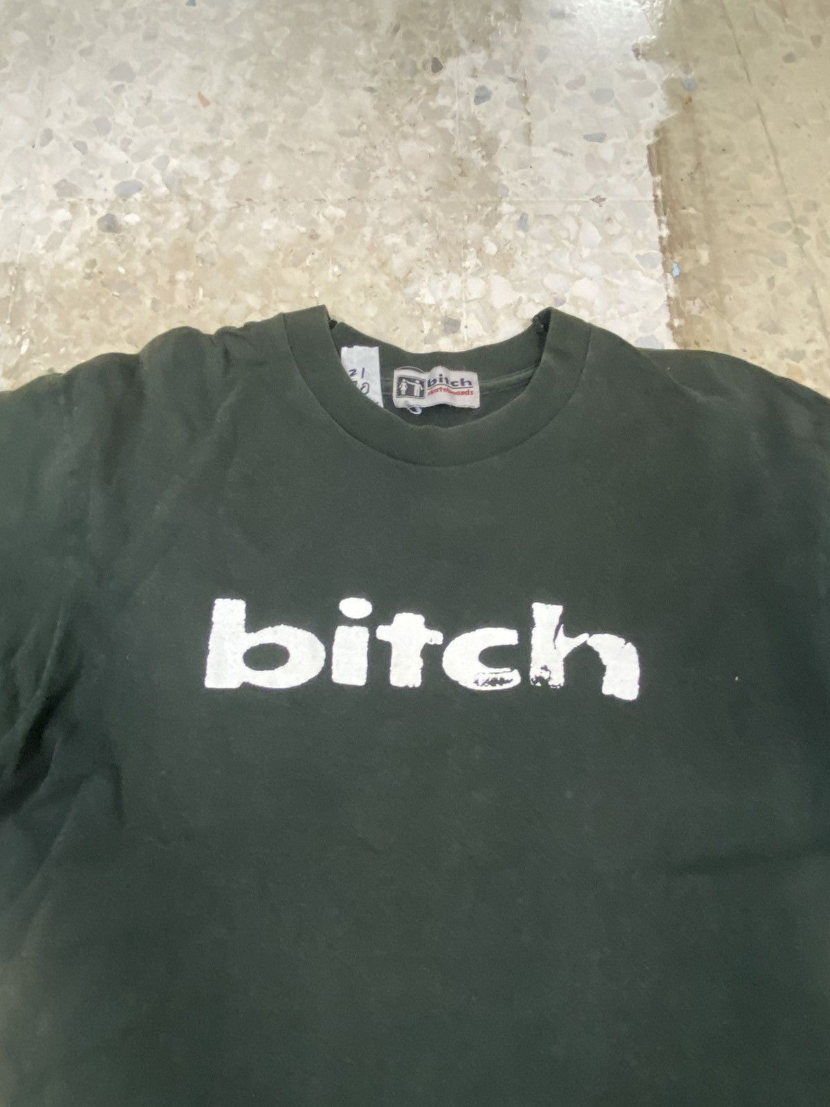 Vintage Vintage bitch skateboard big logo size L distressed Size US L / EU 52-54 / 3 - 2 Thumbnail