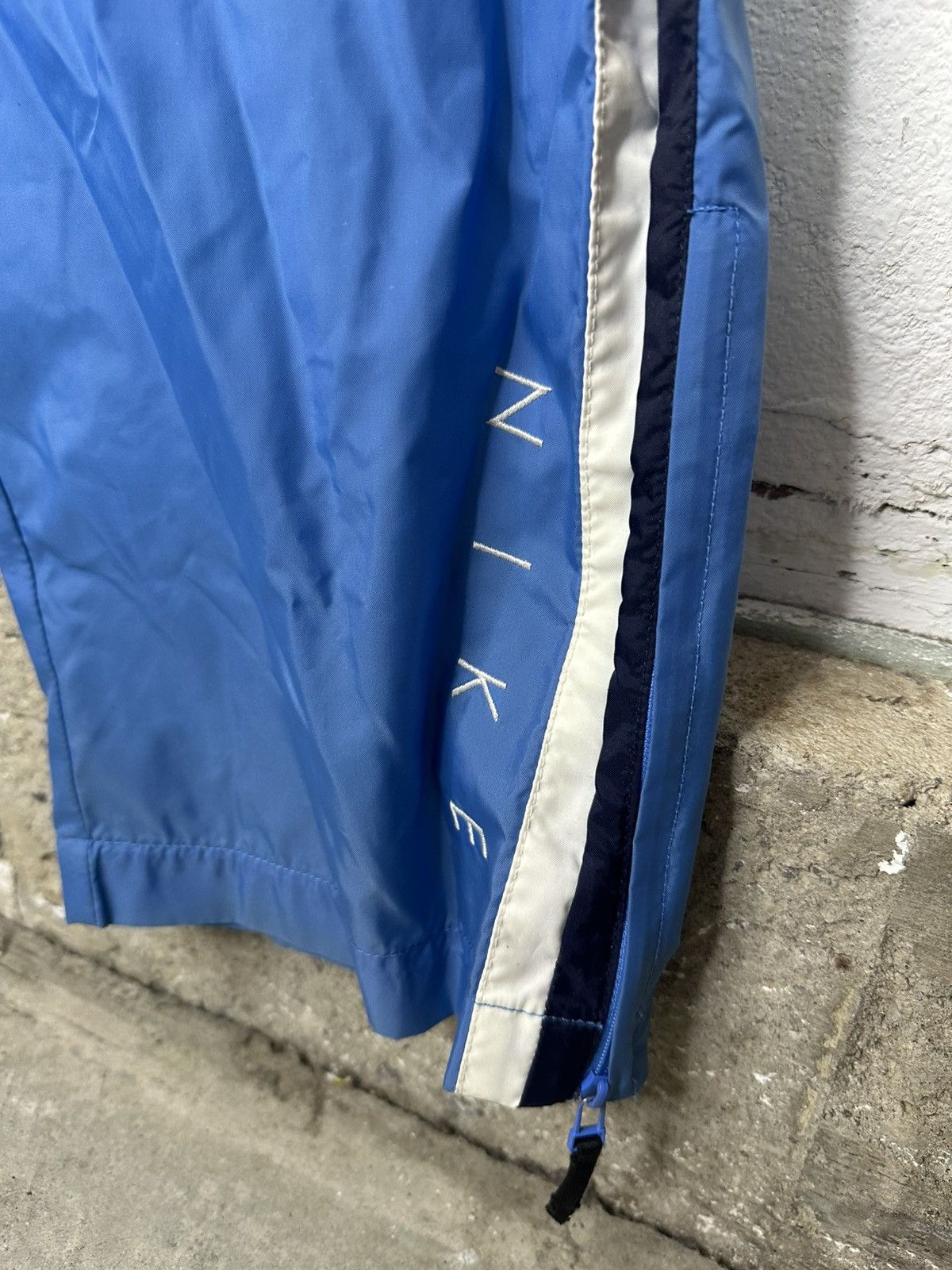 Nike Vintage Nike blue trackpants Size 32" / US 10 / IT 46 - 2 Thumbnail