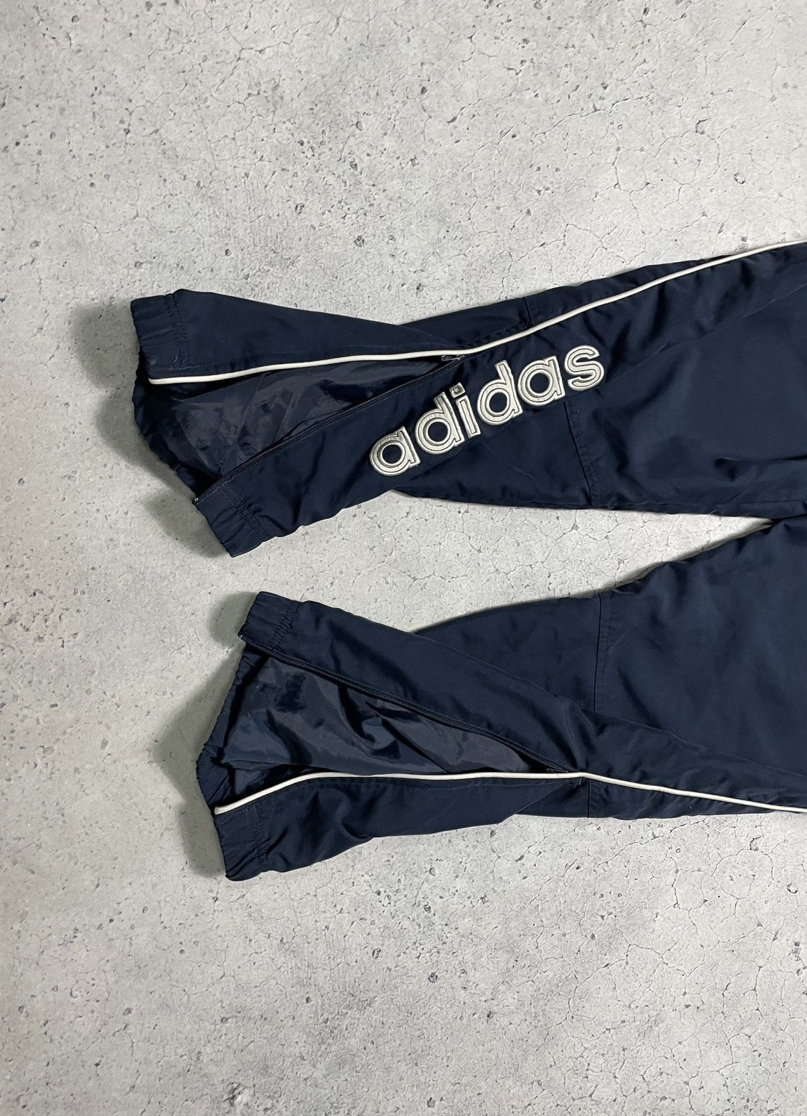 Adidas Vintage Nylon Adidas Big Logo Baggy Pants Y2K Size US 34 / EU 50 - 13 Thumbnail