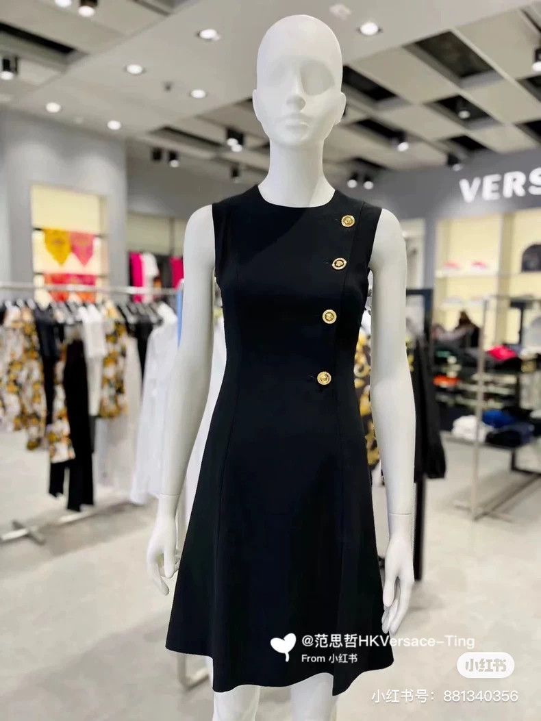 Versace Versace A little black dress made of mulberry silk Size M / US 6-8 / IT 42-44 - 1 Thumbnail