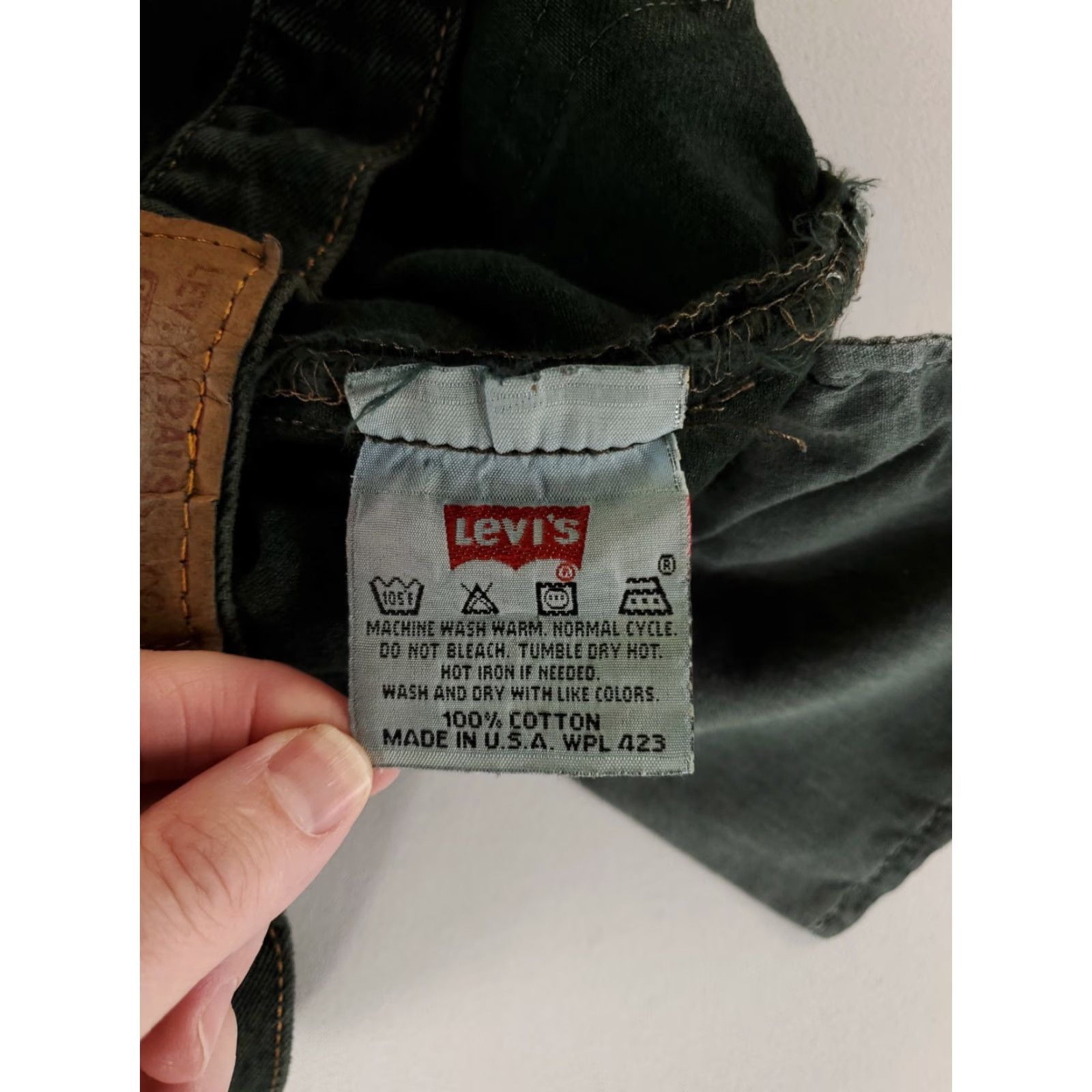 Levi's VINTAGE Levi's 501 Jeans Green Made USA Hemmed Mens 32x34 31x27.5 Actual 90s Straight Size US 31 - 6 Thumbnail
