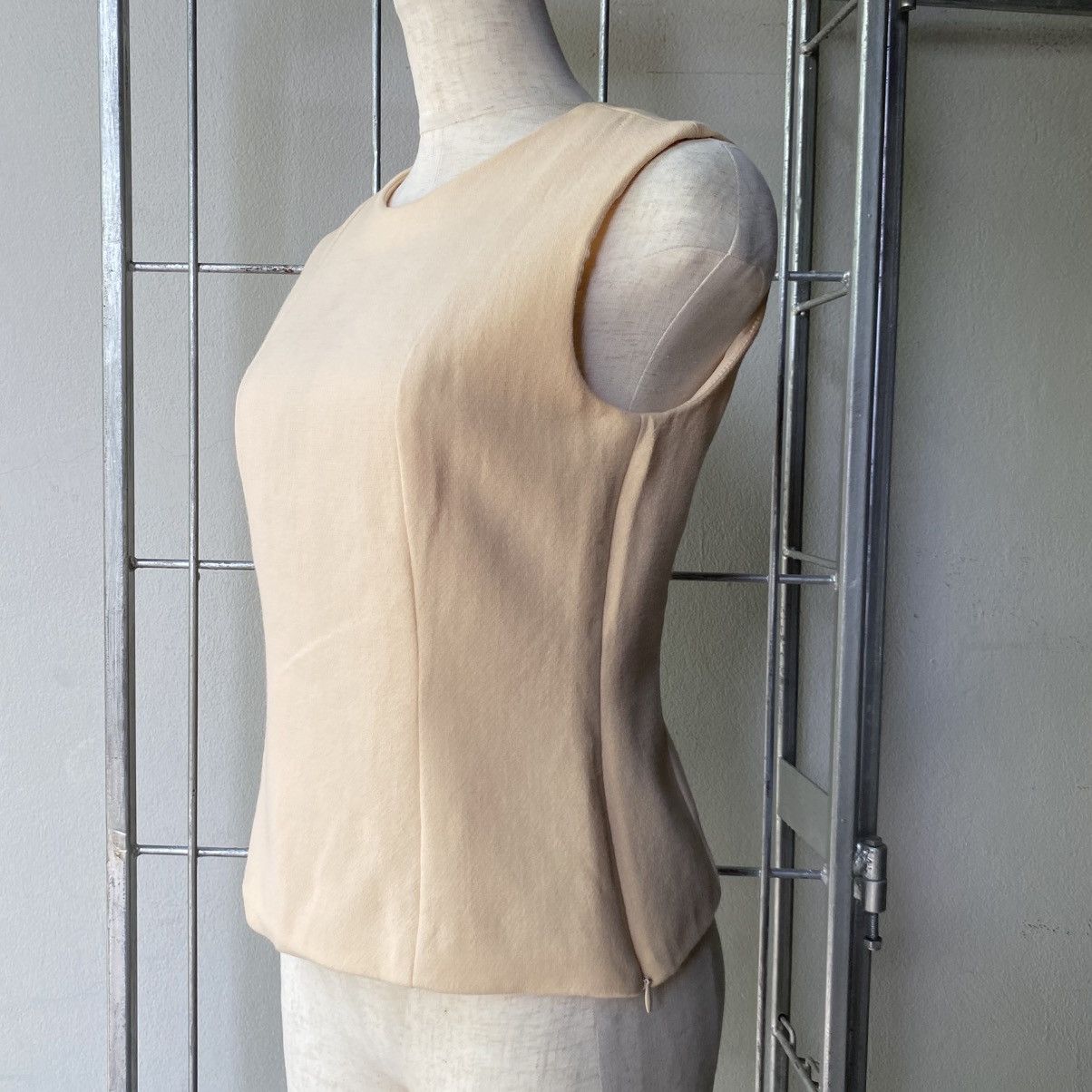Pierre Cardin Pierre Cardin Beige Sleeveless Blouse Size S / US 4 / IT 40 - 1 Thumbnail