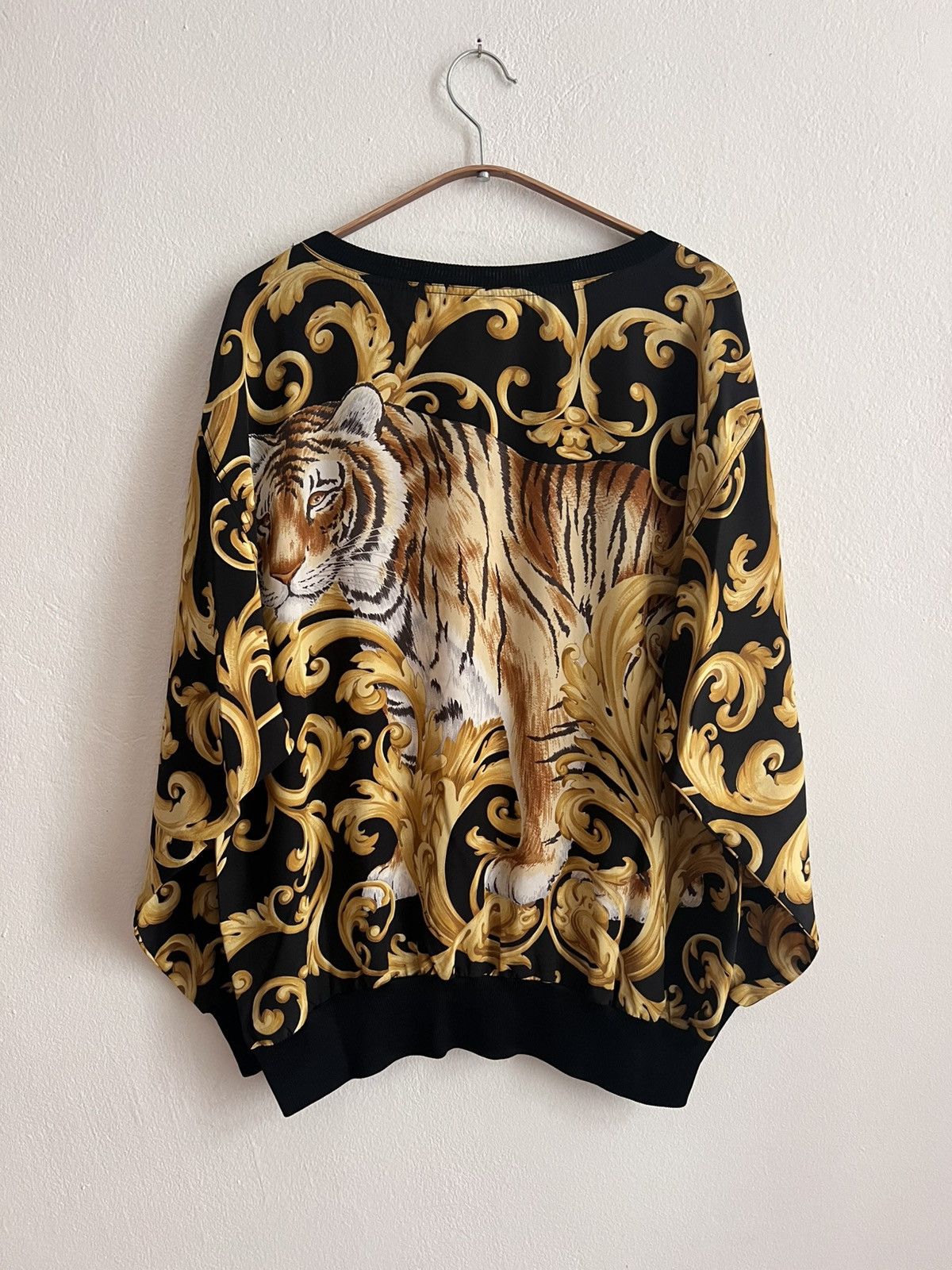 Salvatore Ferragamo Vintage Salvatore Ferragamo silk sweatshirt Size US M / EU 48-50 / 2 - 2 Thumbnail