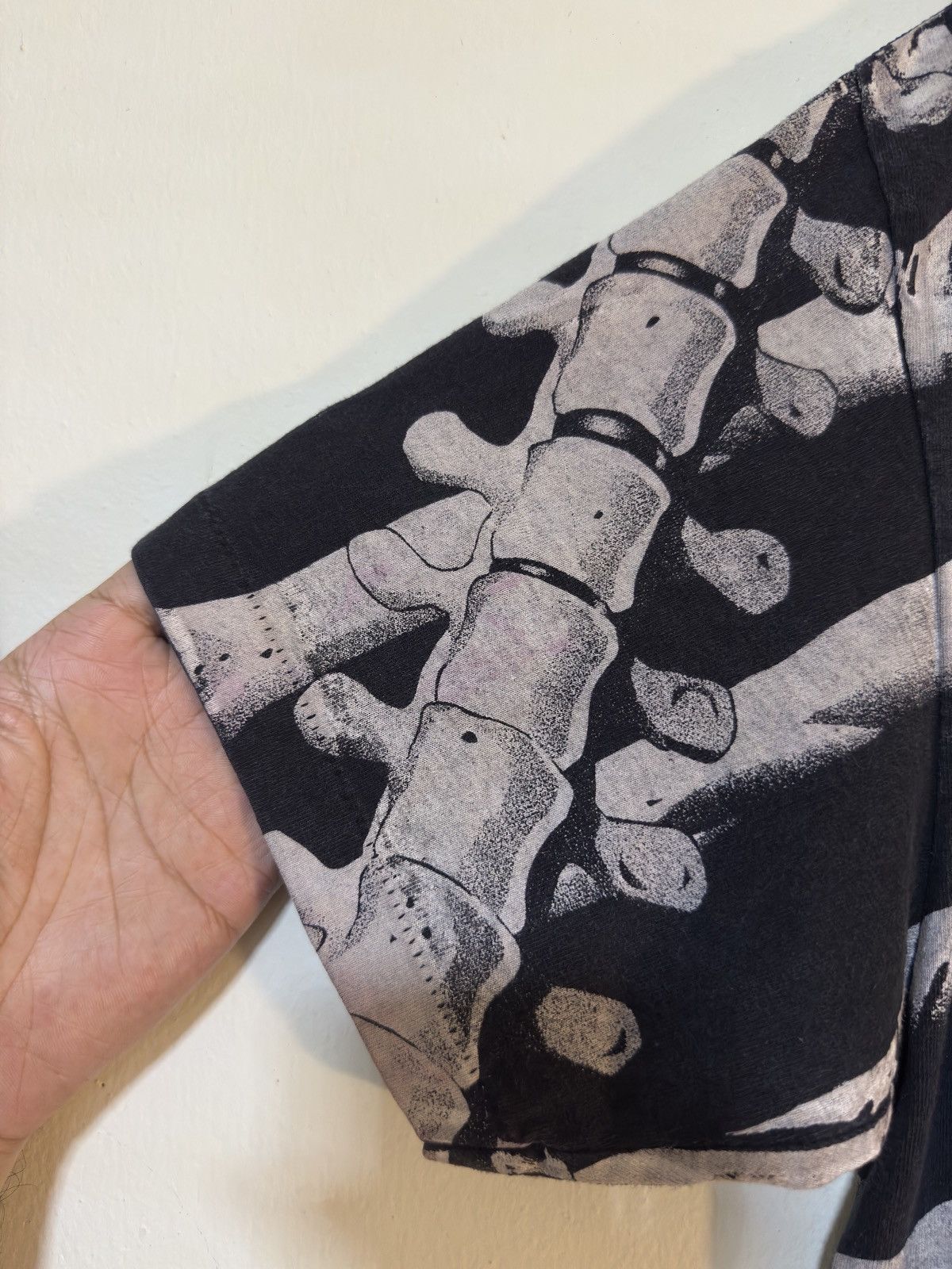 Vintage Vintage Skeleton Skull All Over Print 90s tee Size US L / EU 52-54 / 3 - 5 Thumbnail