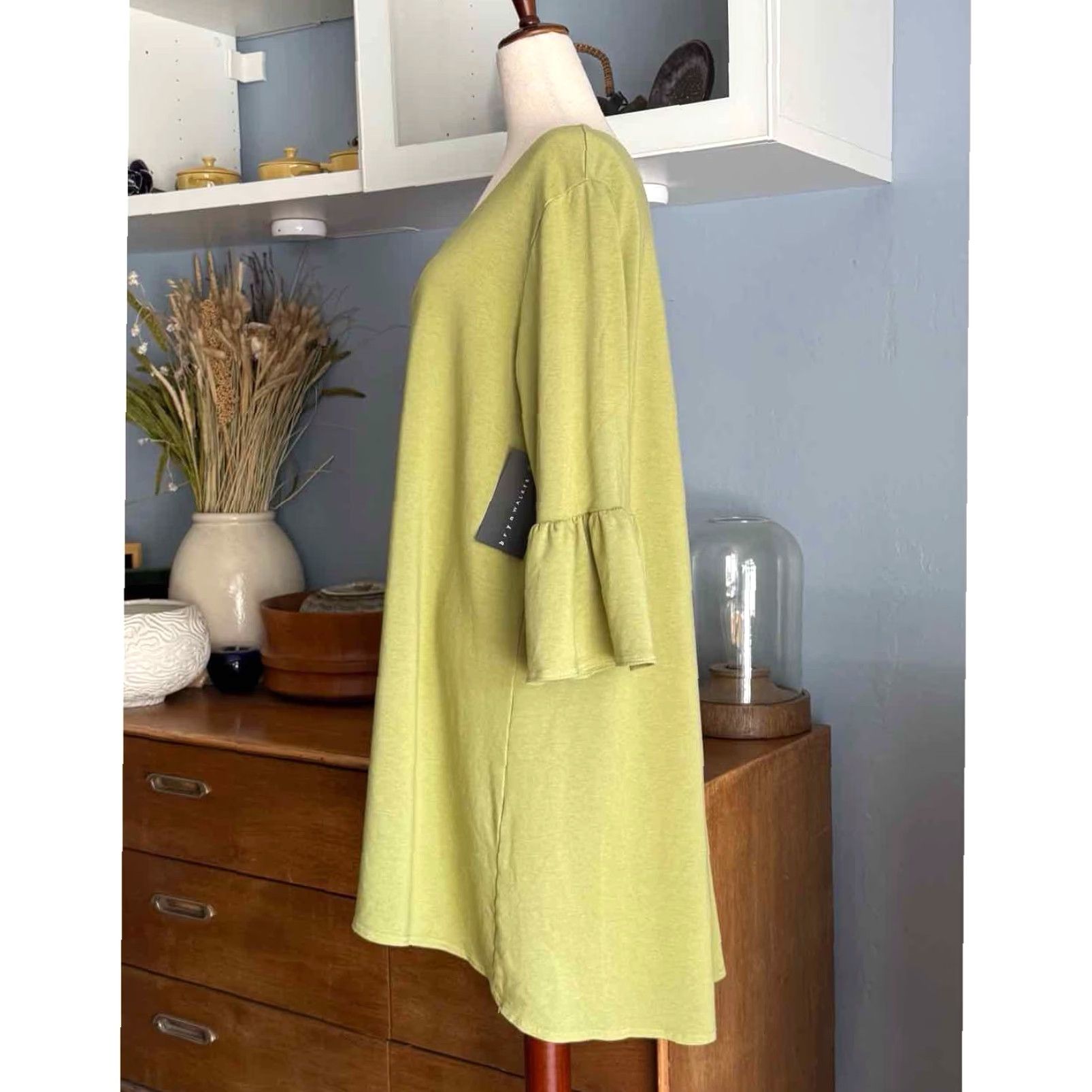 Vintage BRYN WALKER Tunic Dress Hi-low Bamboo French Terry Lime Green S Bell Sleeve Round Neck 3/4 Sleeve Womens 66% Bamboo 28% Organic Cotton 6% Spandex Size S / US 4 / IT 40 - 3 Thumbnail