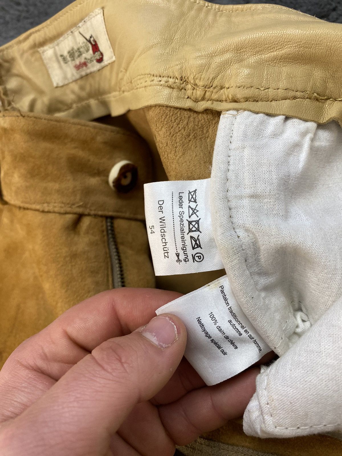 Cowboy Equipment × Japanese Brand × Leather VINTAGE TRADITIONAL LEATHER SHORTS Size US 36 / EU 52 - 10 Thumbnail