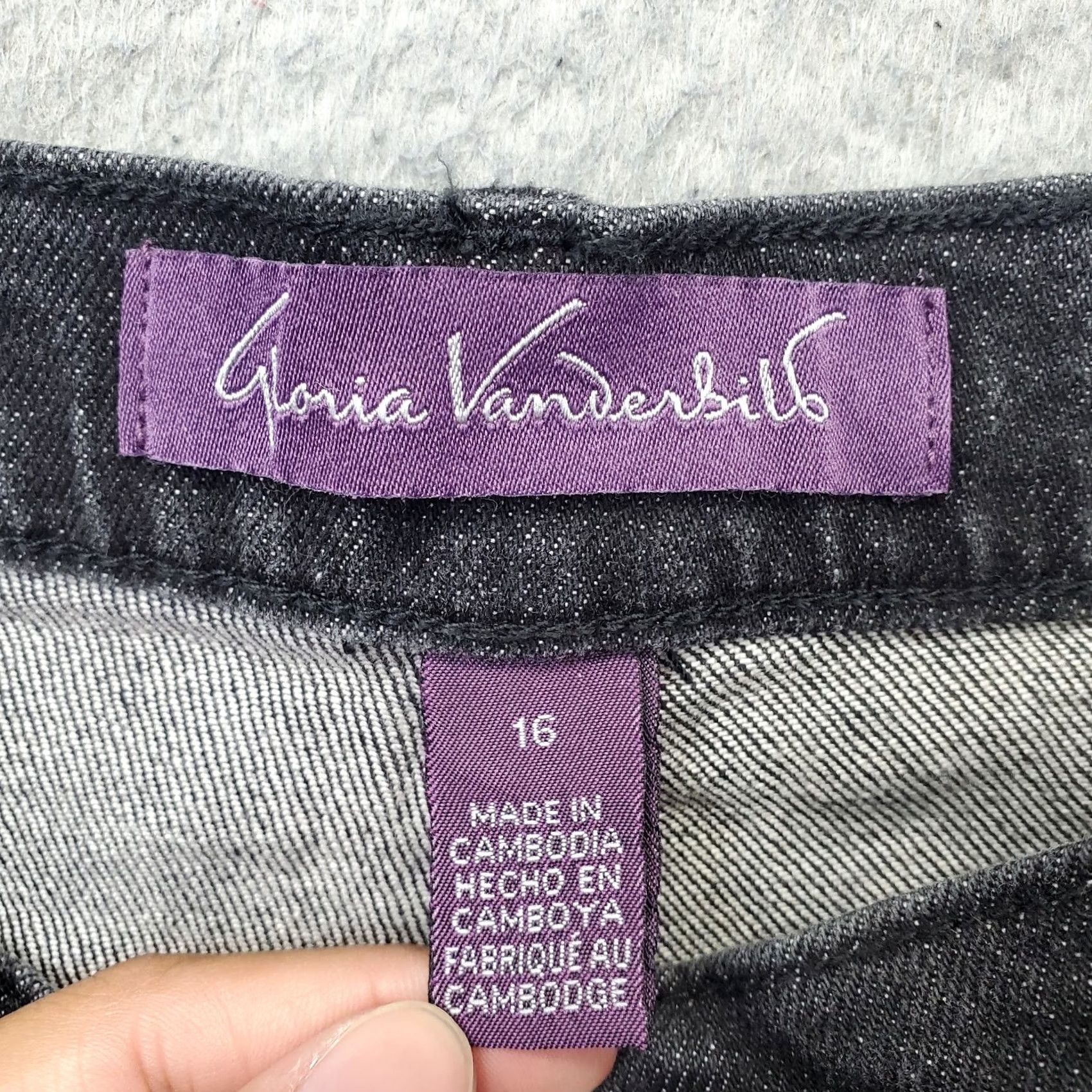 Gloria Vanderbilt Gloria Vanderbilt Jeans Womens 16 Black Denim Stretch Relaxed Fit Straight Leg Jeans Womens Size 16 Black Denim Stretch Relaxed Straight Mens? Size 38" / US 16 / IT 52 - 7 Thumbnail