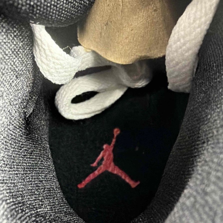 Jordan Brand Air Jordan 8 Retro Bugs Bunny Size 4.5 GS / 6W 305368-103 OG Size US 6 / IT 36 - 5 Thumbnail