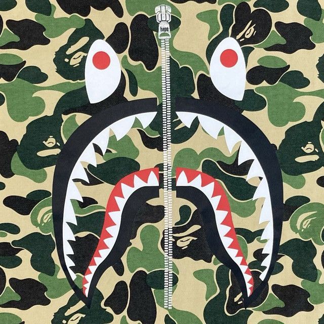 Bape BAPE ABC Camo Green Shark T-Shirt a bathing ape WGM Size US XL / EU 56 / 4 - 3 Thumbnail