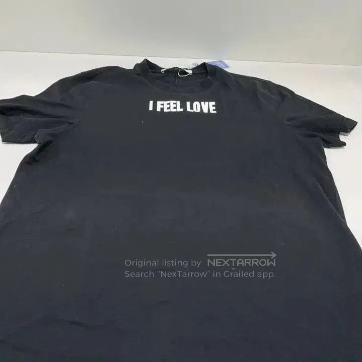 Givenchy Givenchy I FEEL LOVE Print Round Neck T-Shirt. Size US S / EU 44-46 / 1 - 6 Thumbnail