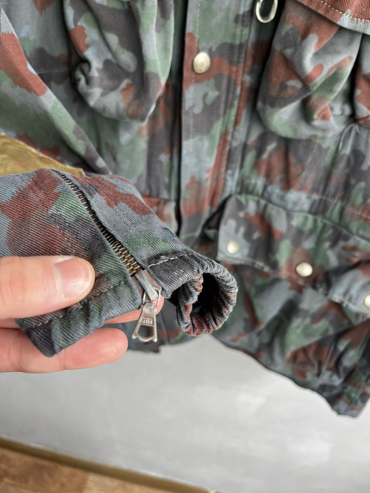 Vintage Vintage Very rare multi-pocket swiss army jacket Size US L / EU 52-54 / 3 - 8 Thumbnail