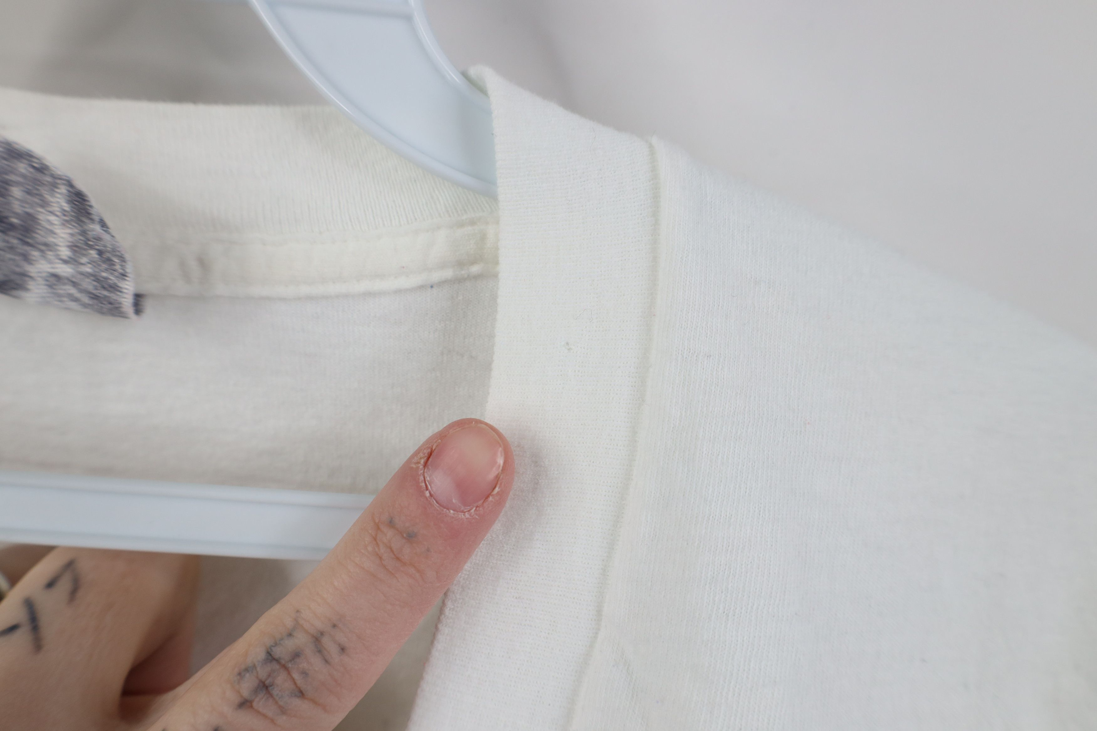 Vintage Vintage 80s 90s Streetwear Cotton V-Neck T-Shirt White USA Size US L / EU 52-54 / 3 - 4 Thumbnail