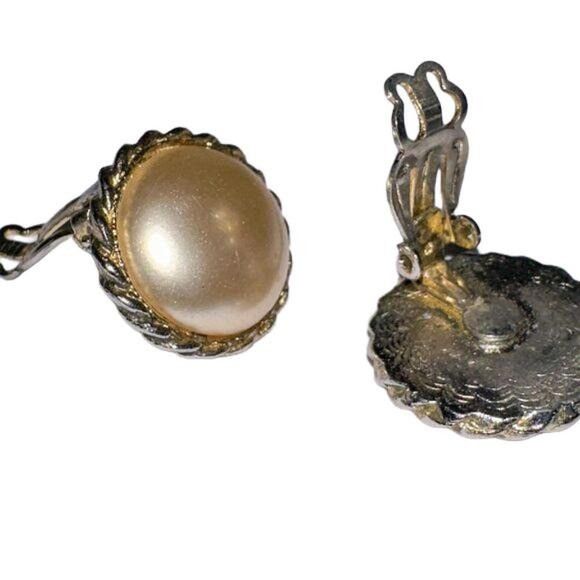 Vintage Vintage Faux Pearl Clip-On Earrings With Gold-Tone Setting f Size ONE SIZE - 6 Thumbnail