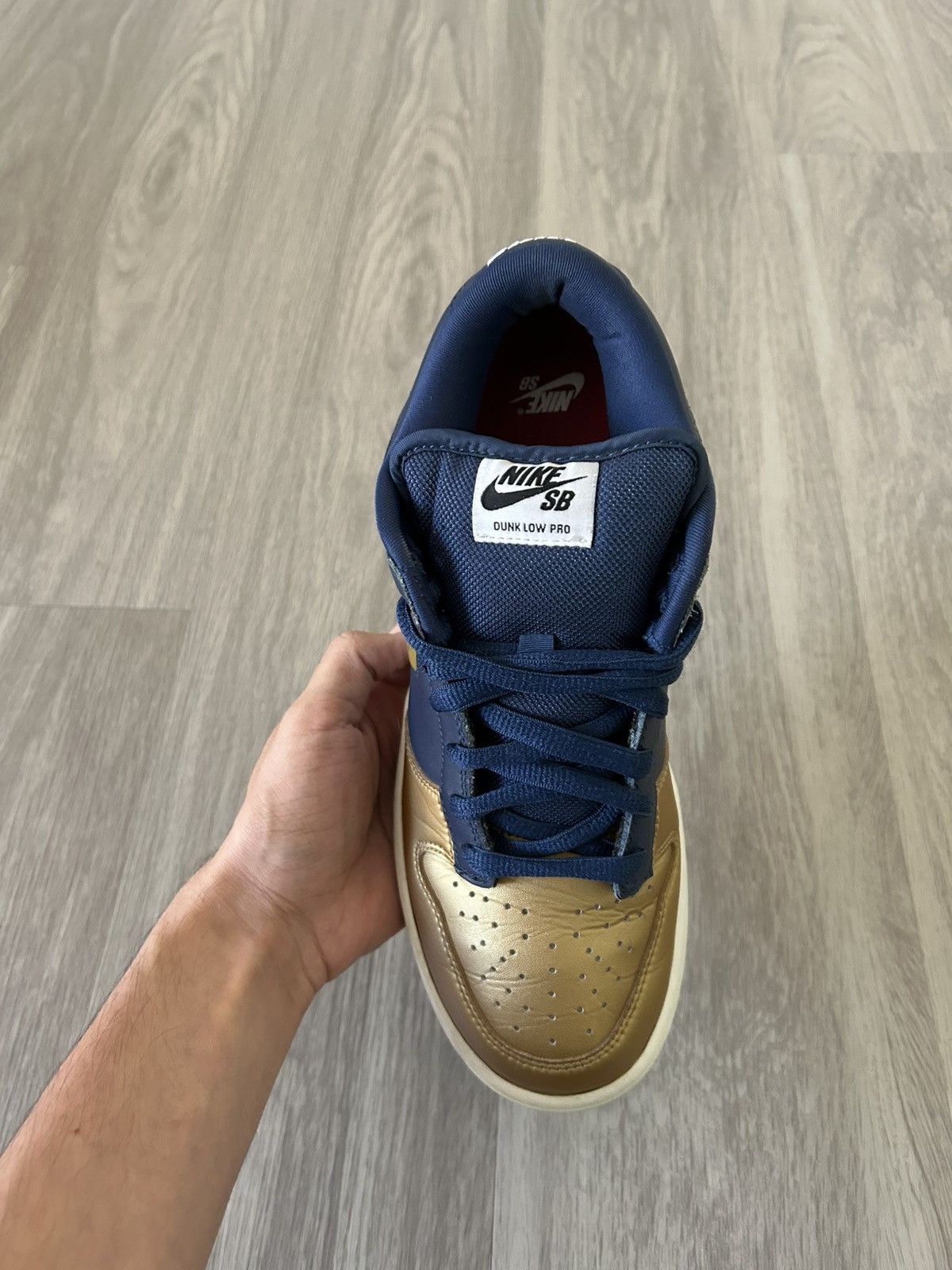 Nike × Supreme Supreme X Nike Dunk Low SB Metallic Gold Size 8.5 Size US 8.5 / EU 41-42 - 8 Thumbnail