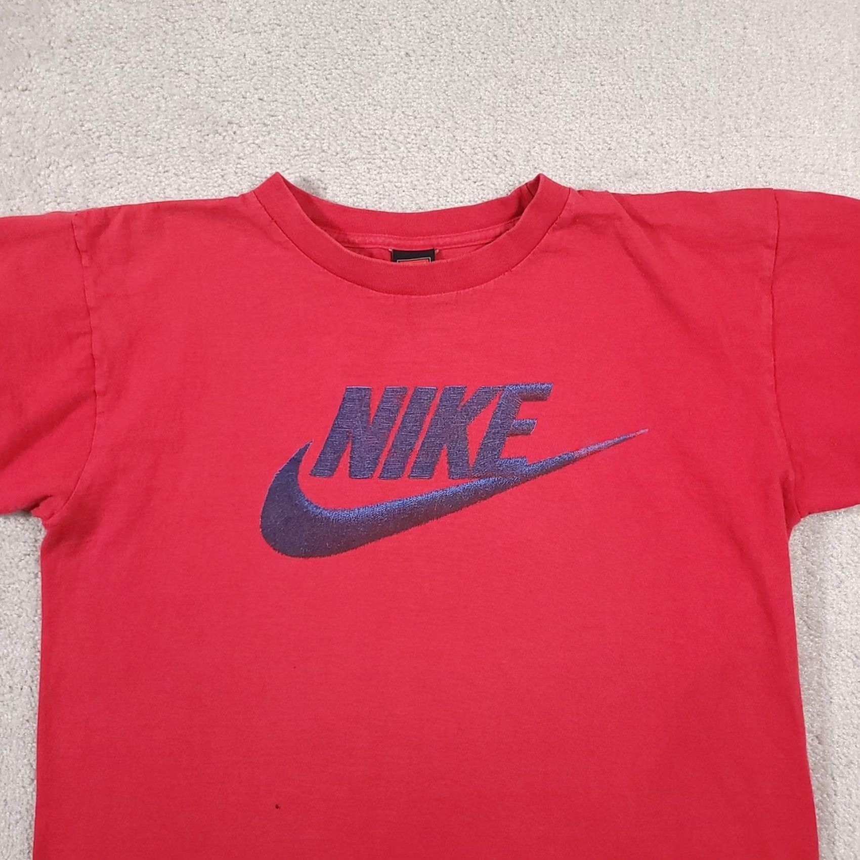 Nike VINTAGE Nike T-Shirt Mens Medium Red Short Sleeve Logo Graphic 90s Y2K Big Front Size US M / EU 48-50 / 2 - 3 Thumbnail