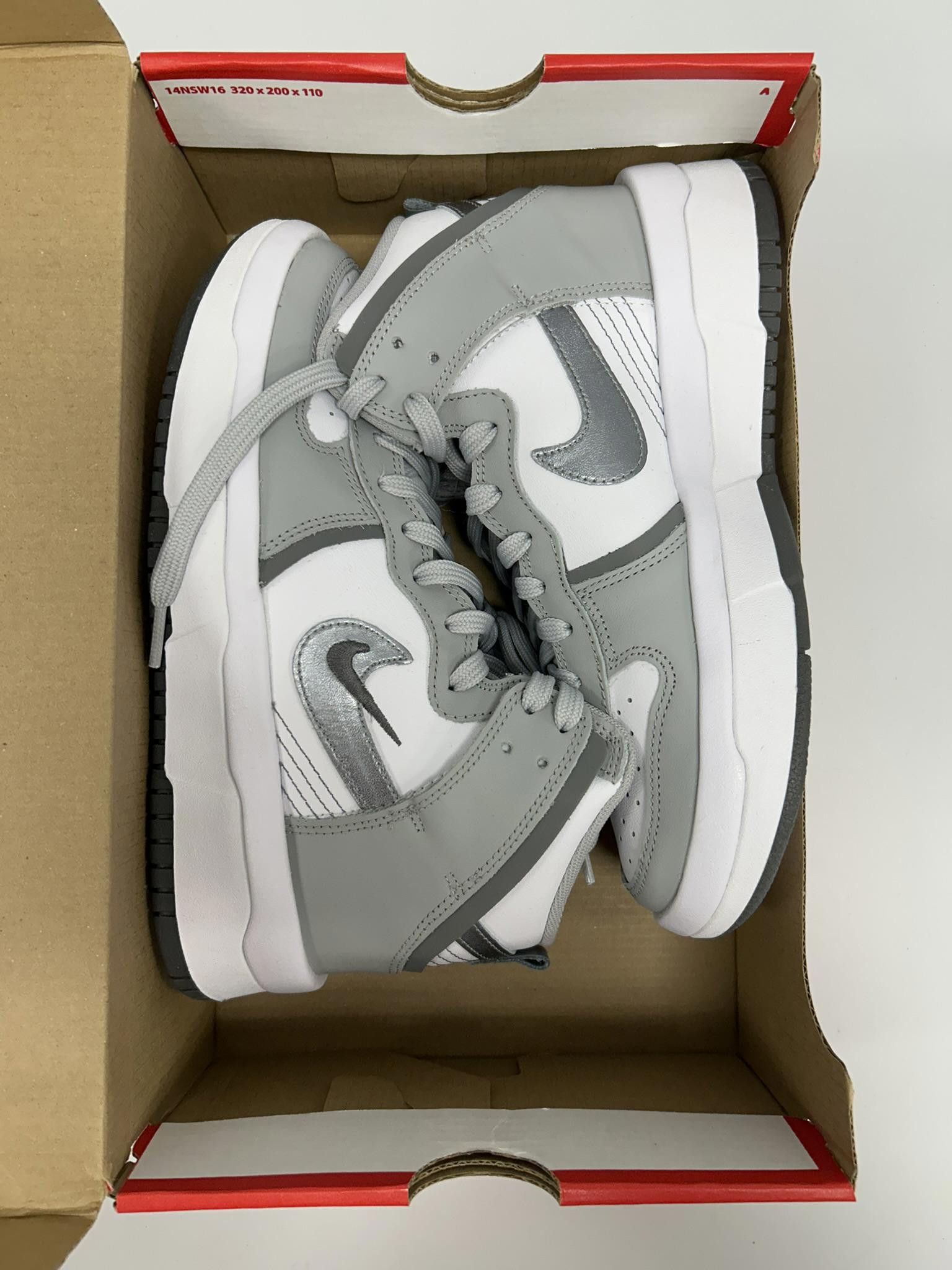 Nike Nike Dunk High UP Sneakers Size US 7 / IT 37 - 4 Thumbnail