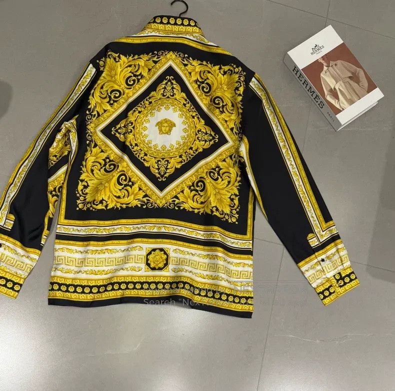 Versace Versace Black and gold Medusa long-sleeved shirt Size US L / EU 52-54 / 3 - 5 Thumbnail